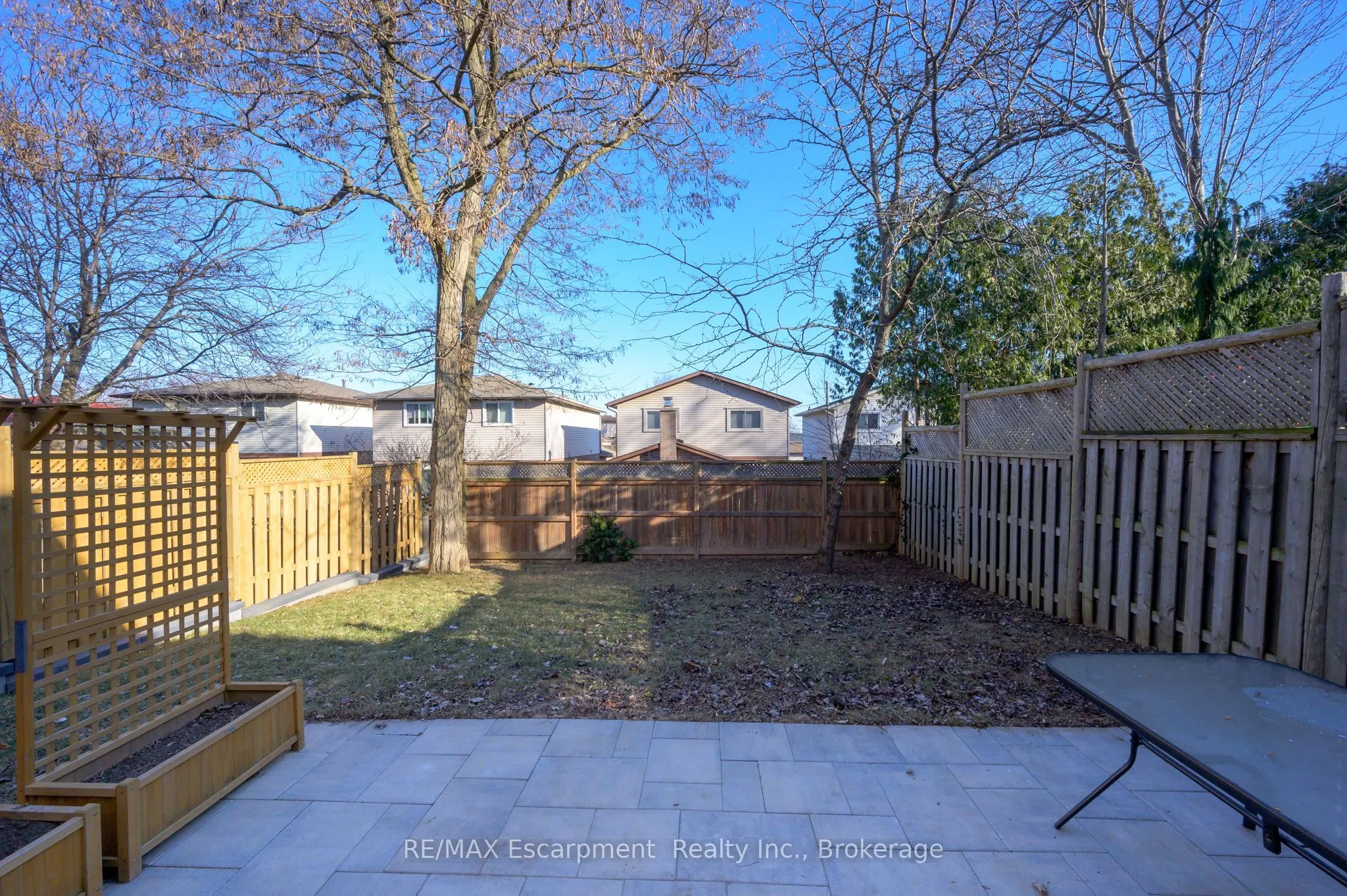 2451 Malcolm Crescent
