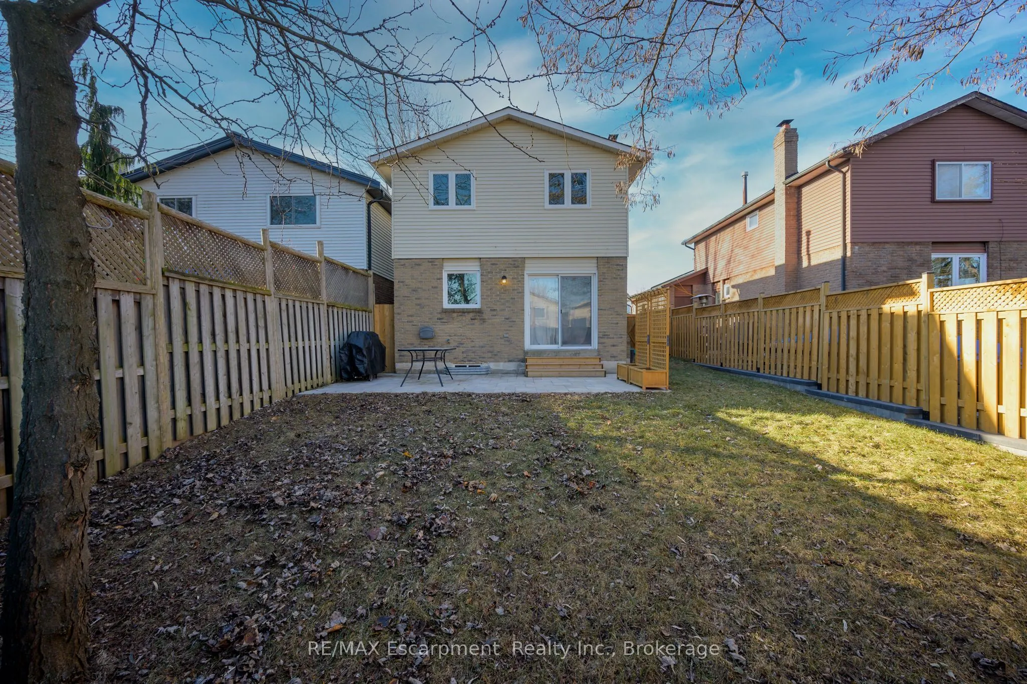 2451 Malcolm Crescent