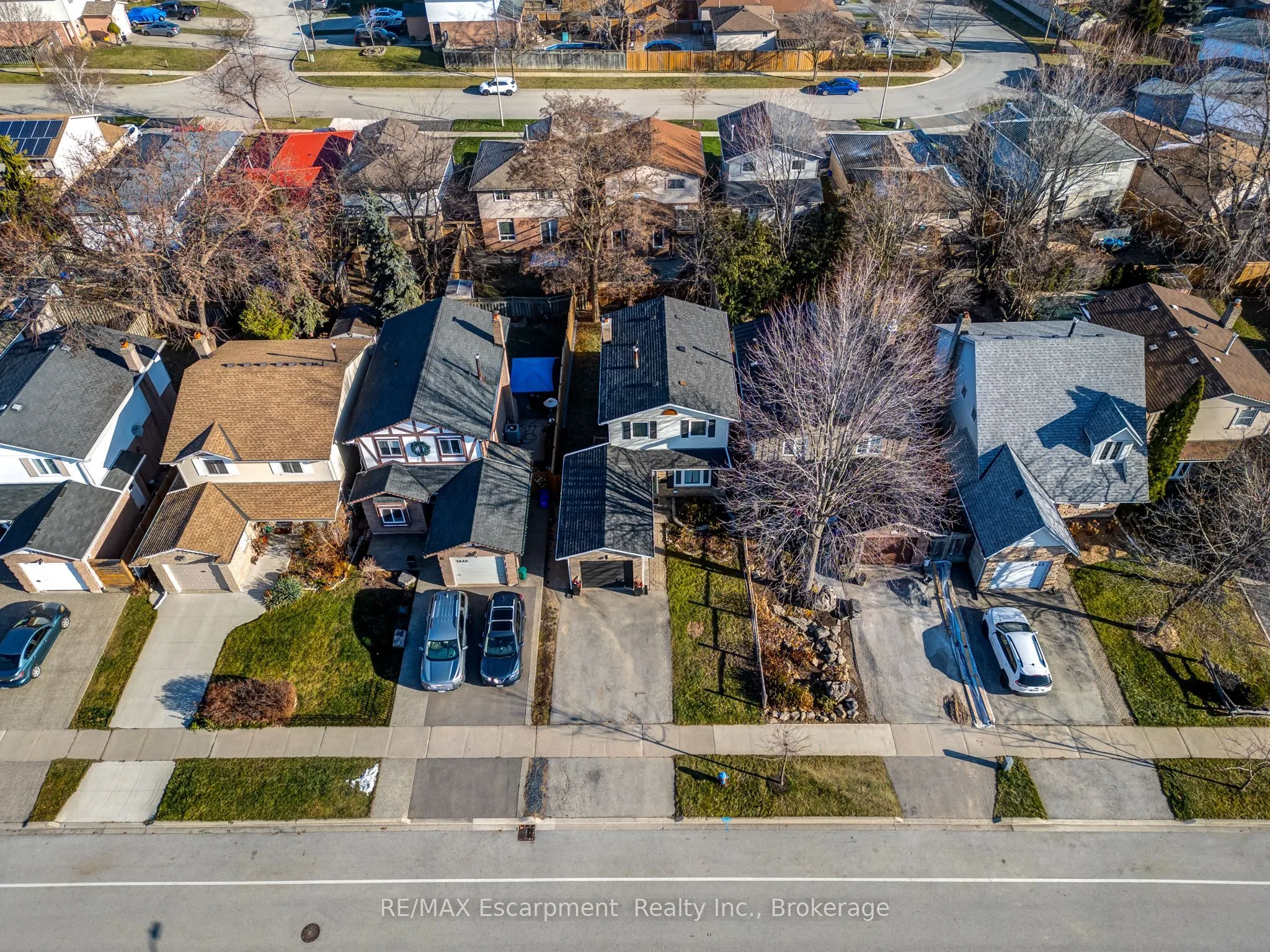 2451 Malcolm Crescent