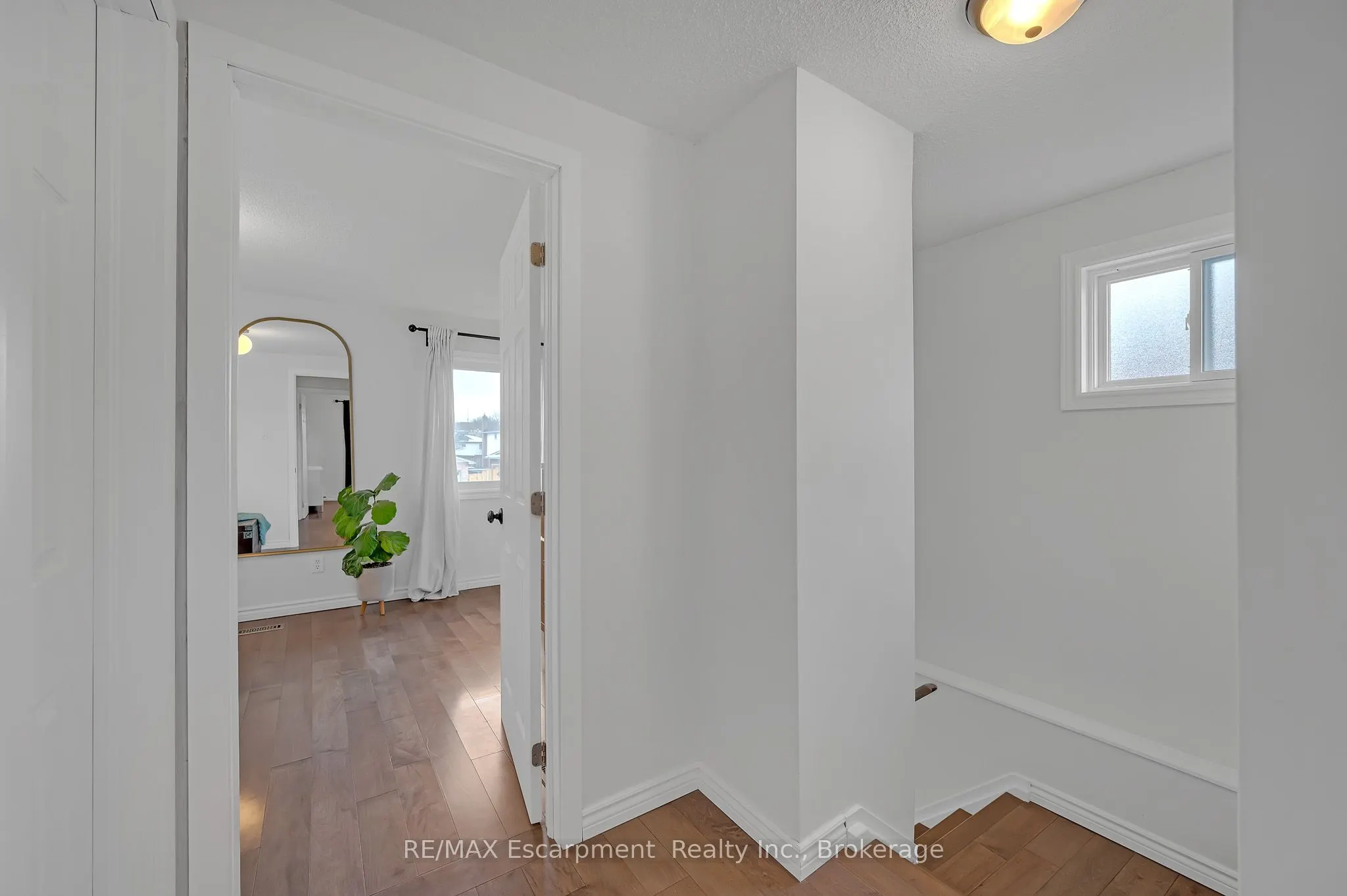 2451 Malcolm Crescent