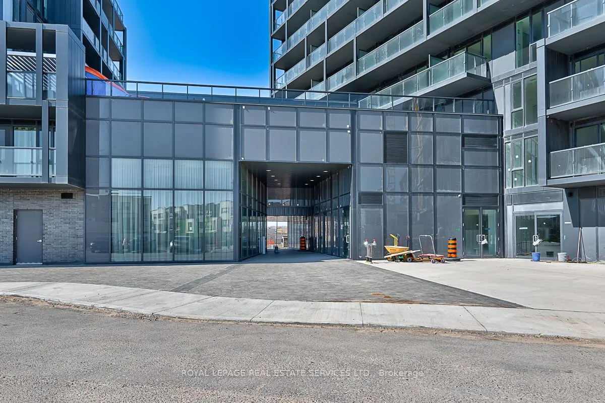 3200 Dakota Common, #B215