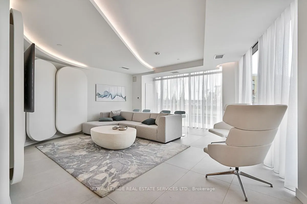 3200 Dakota Common, #B215