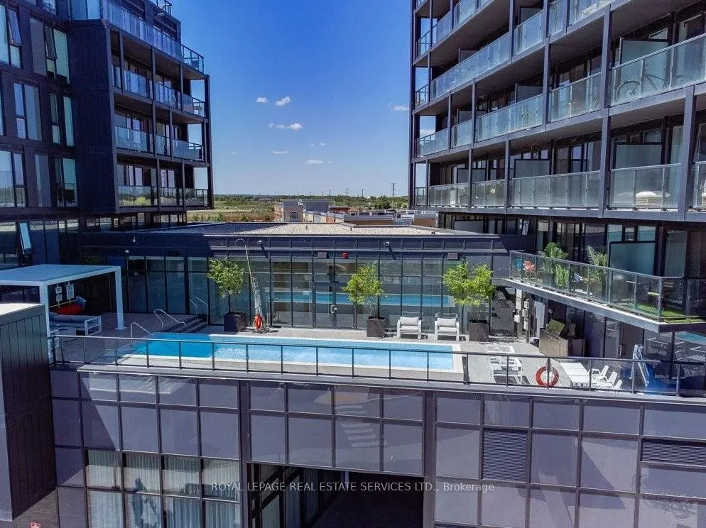 3200 Dakota Common, #B215