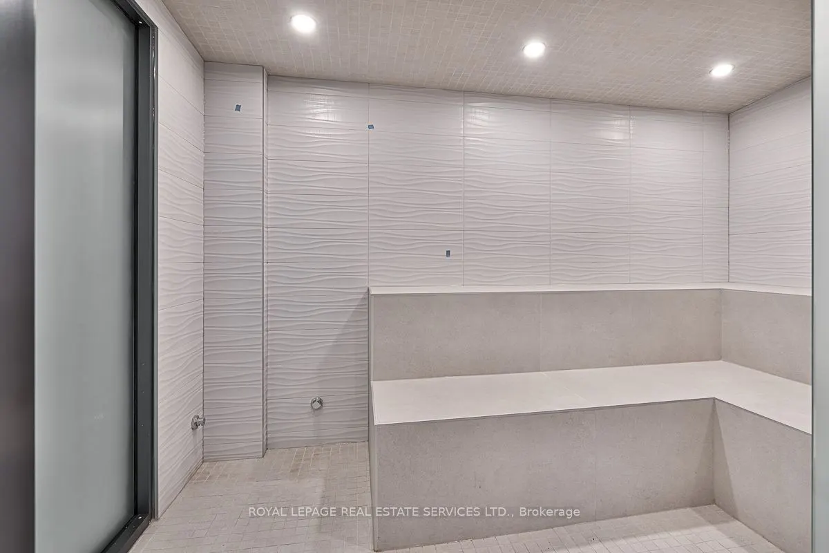 3200 Dakota Common, #B215