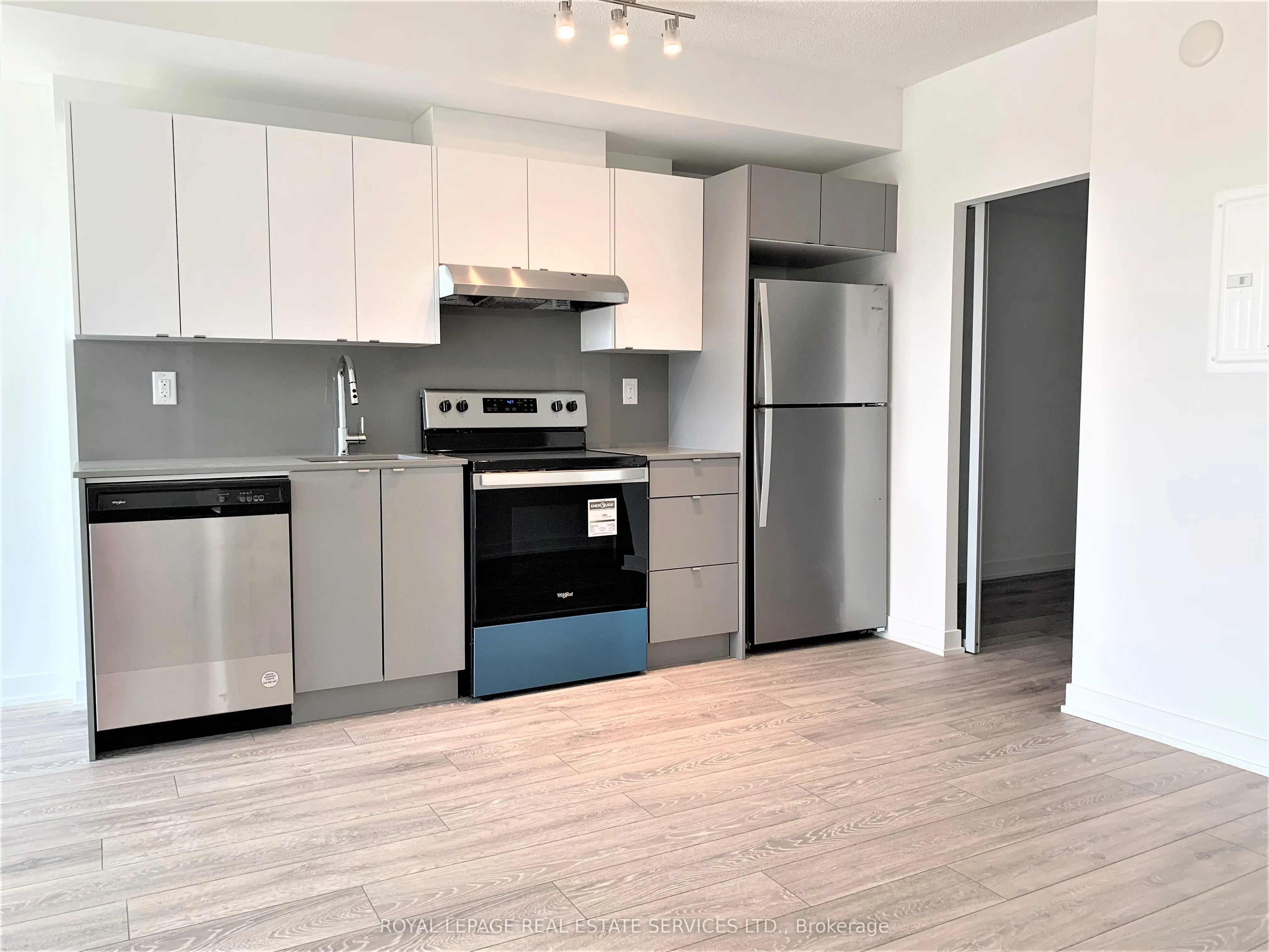 3200 Dakota Common, #B215