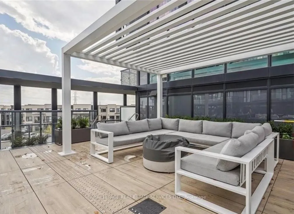 3200 Dakota Common, #B215