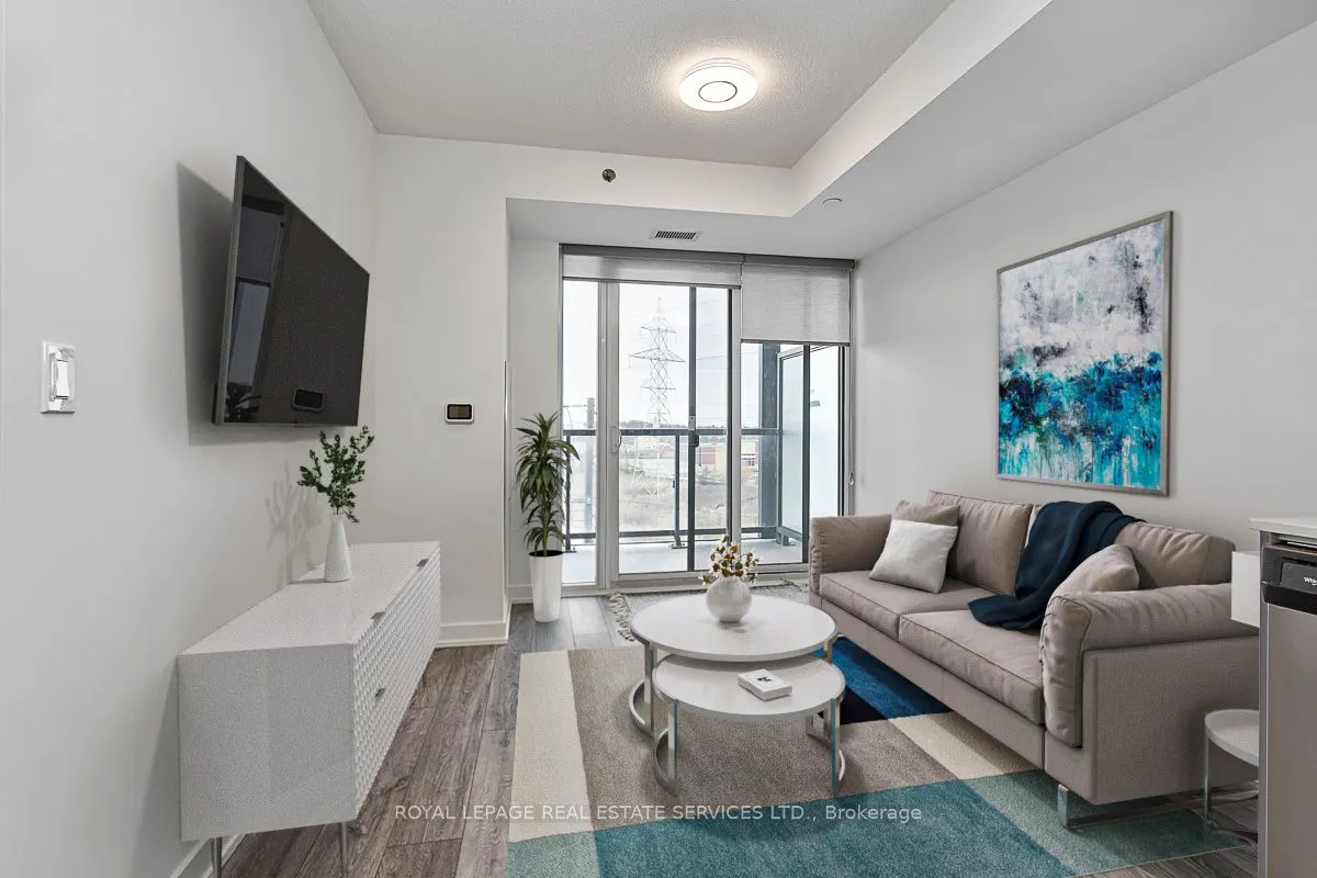 3200 Dakota Common, #B215