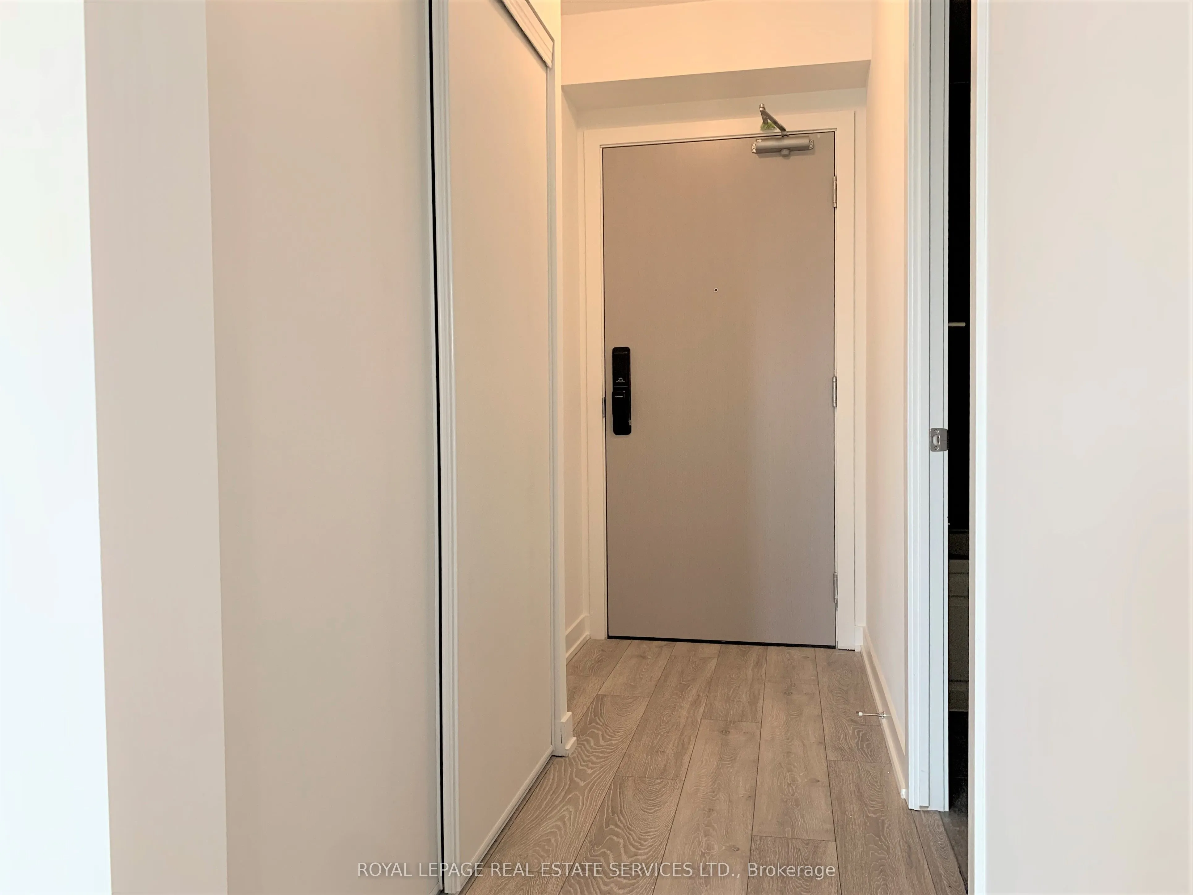 3200 Dakota Common, #B215
