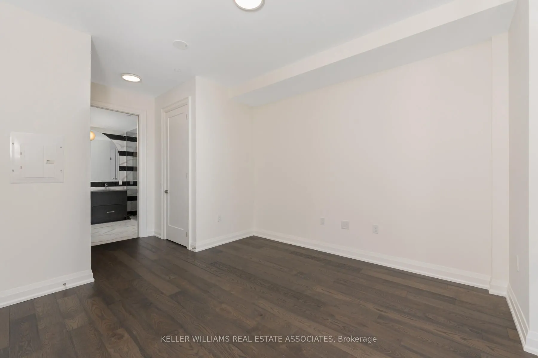 42 Mill Street, #303