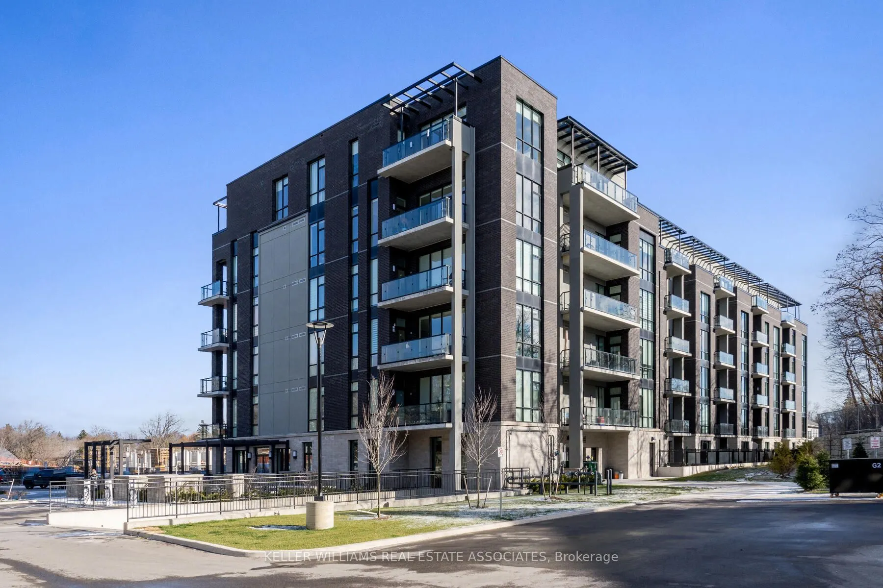 42 Mill Street, #303