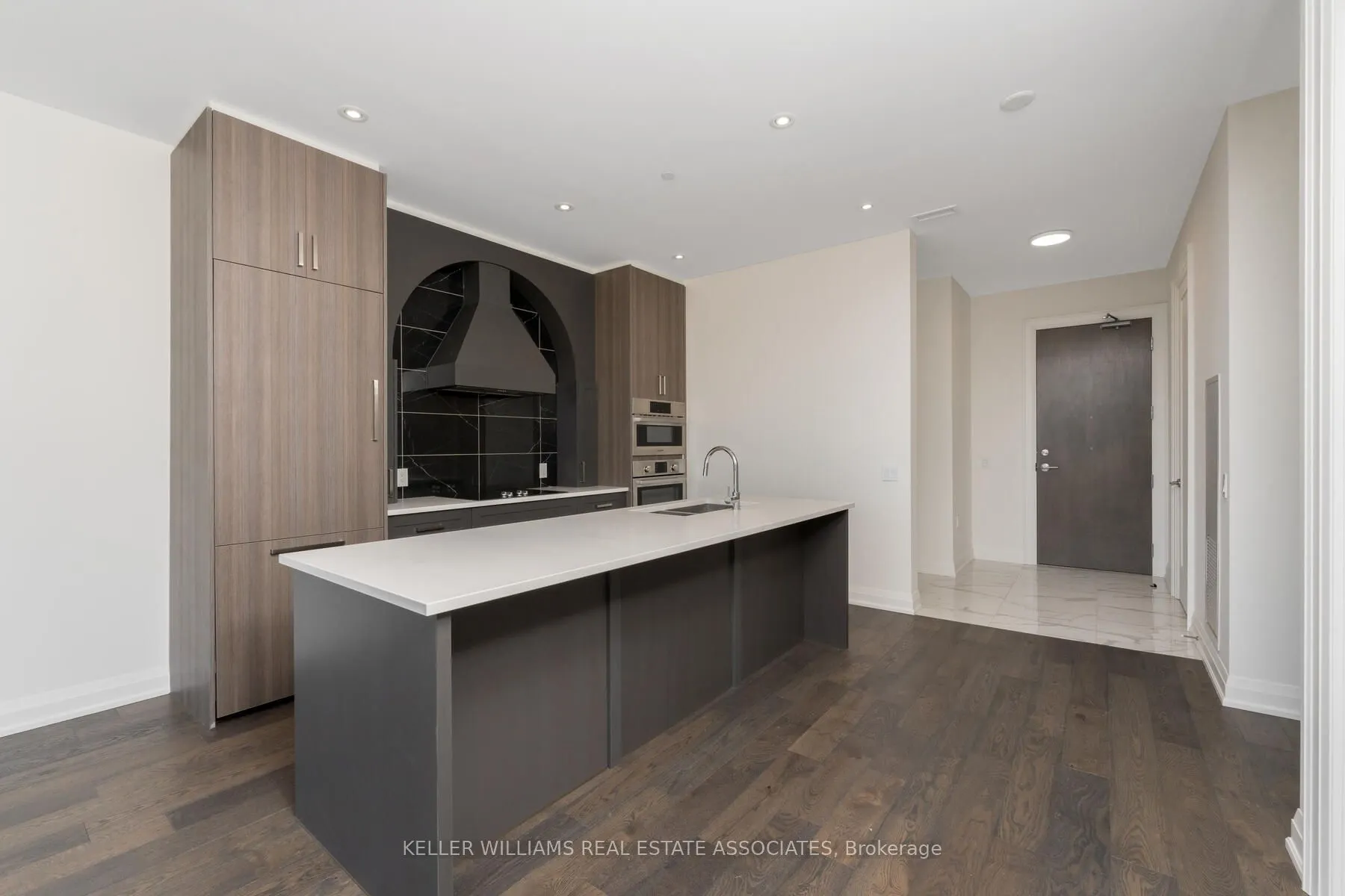 42 Mill Street, #303