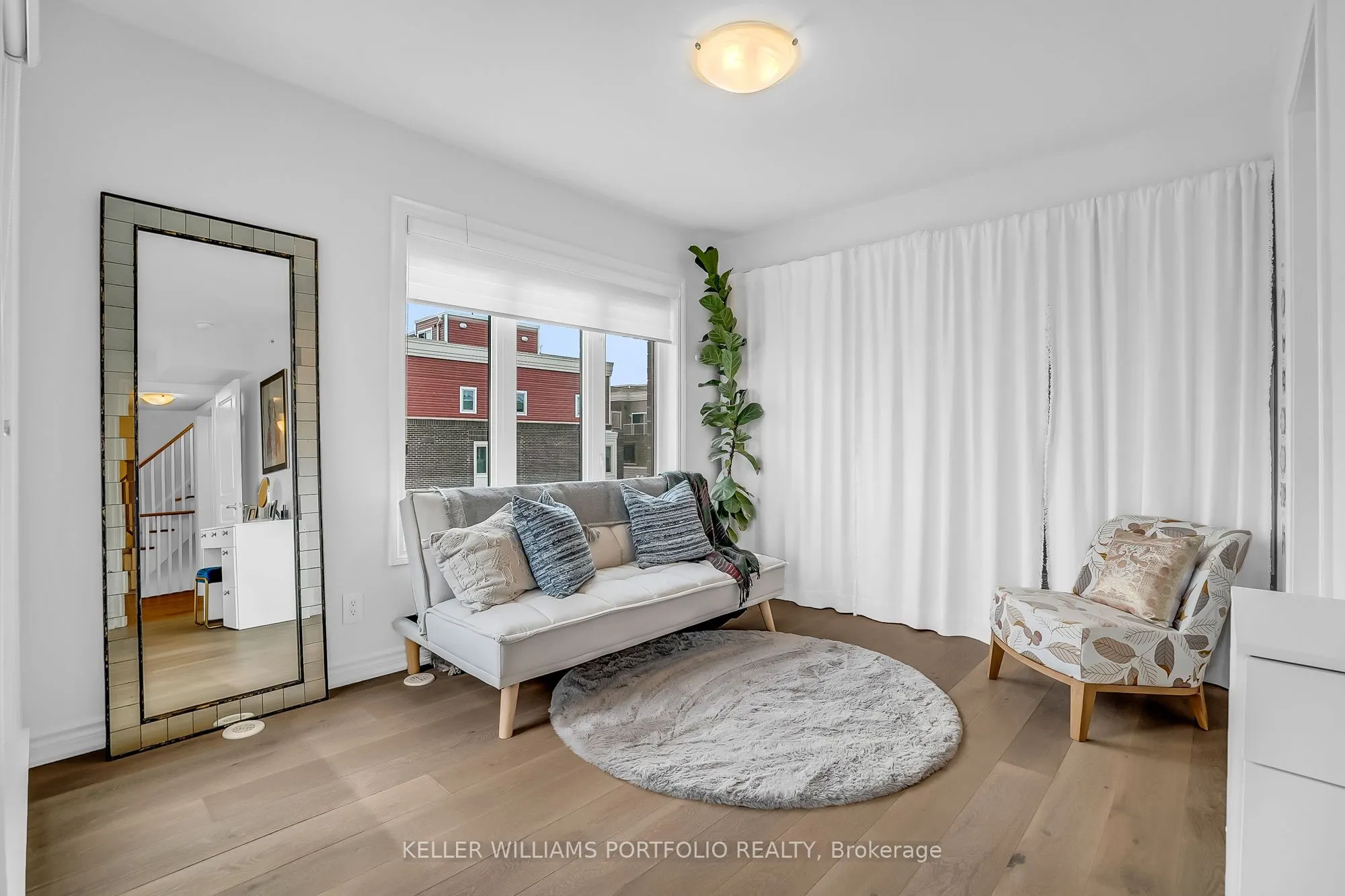 70 Eastwood Park Gardens, #21
