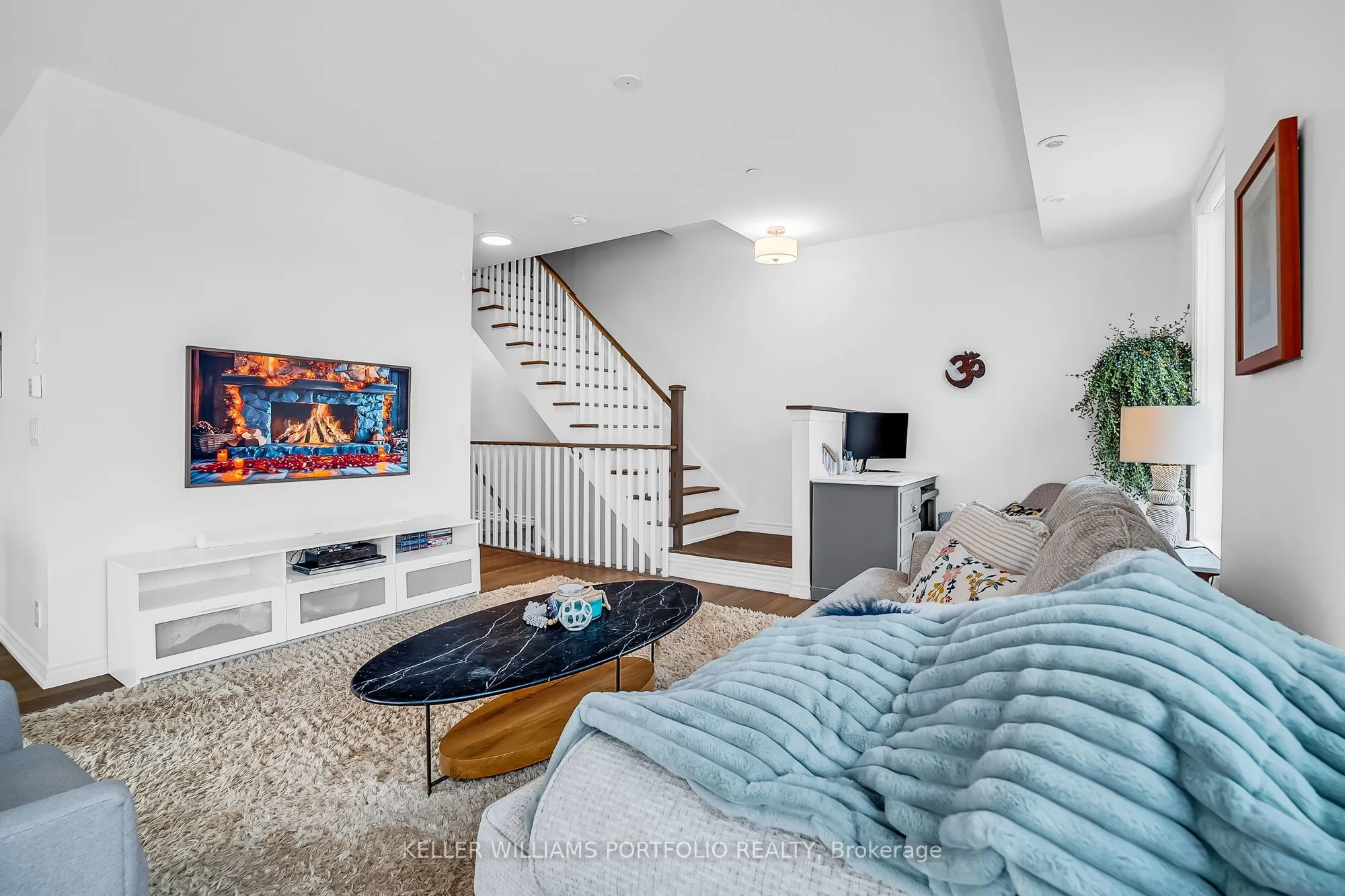 70 Eastwood Park Gardens, #21