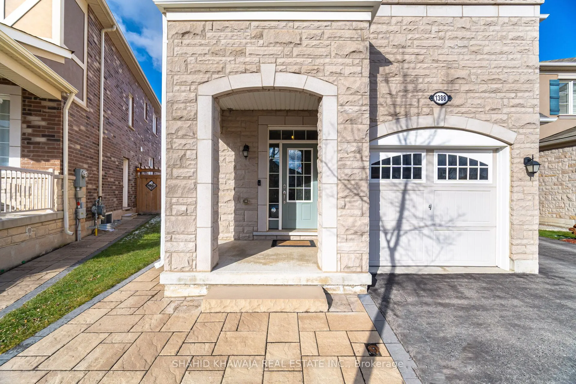 1388 Connaught Terrace