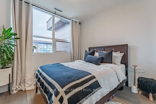 1575 Lakeshore Road W #465