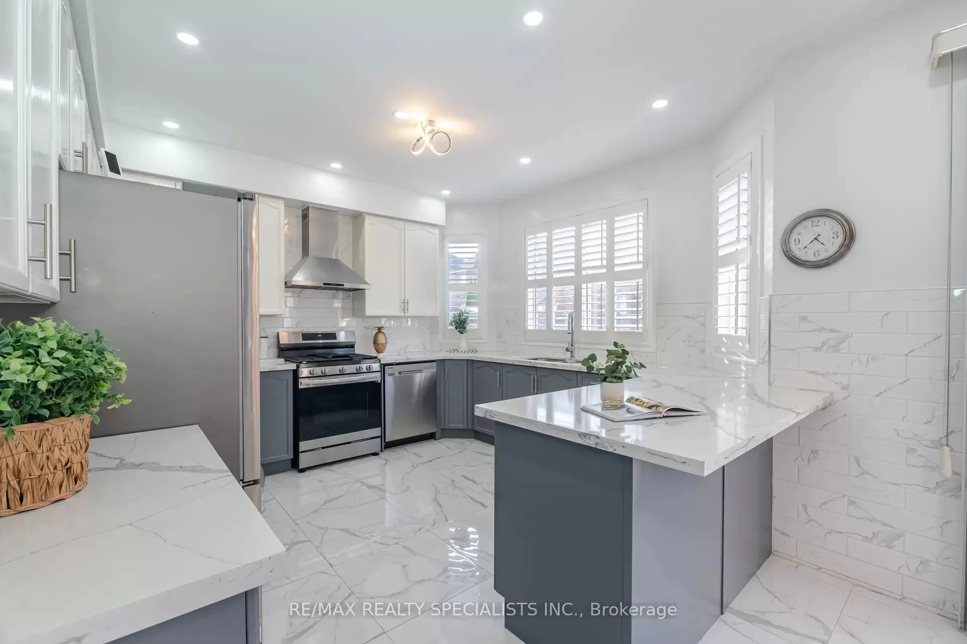 30 Latania Boulevard