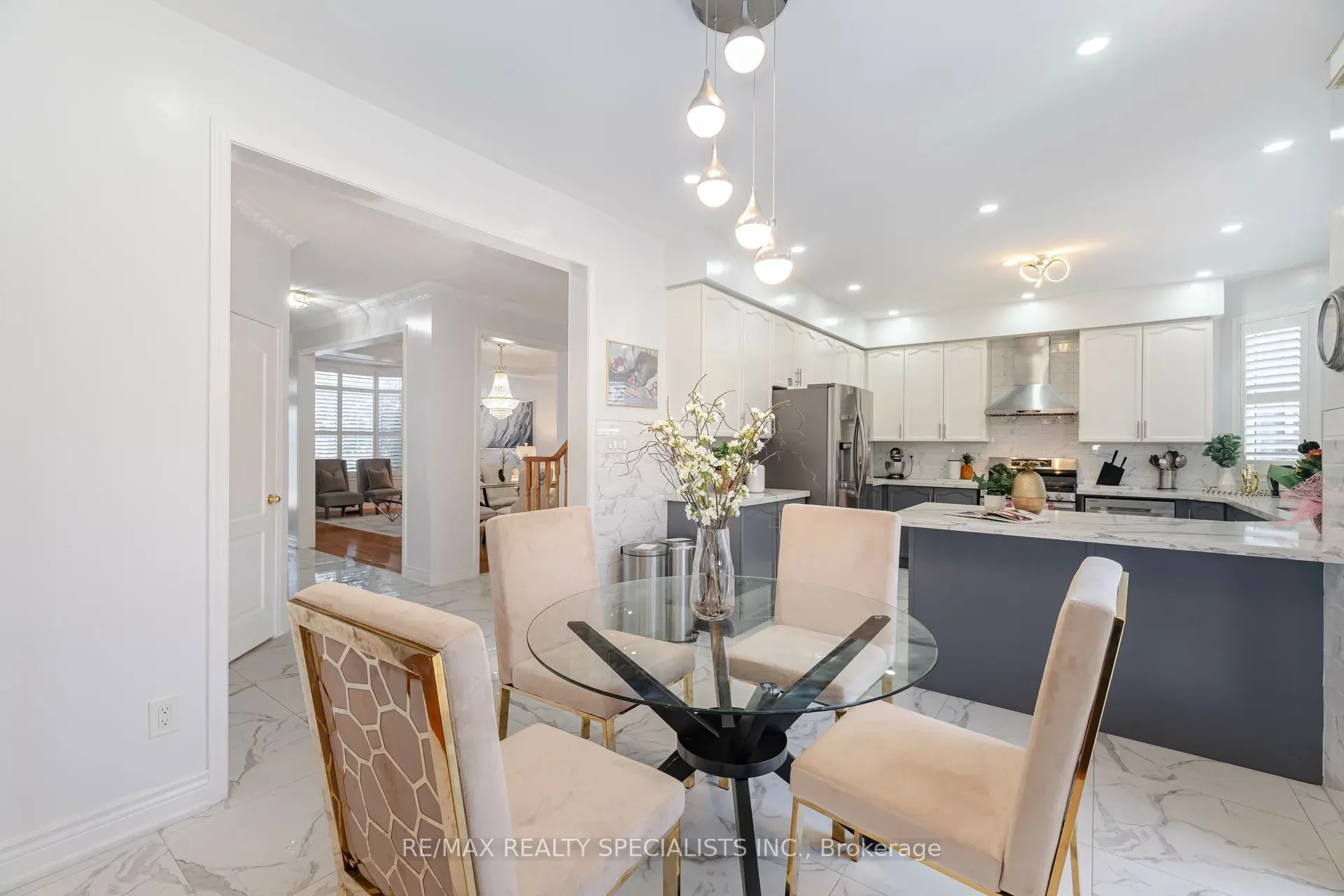 30 Latania Boulevard