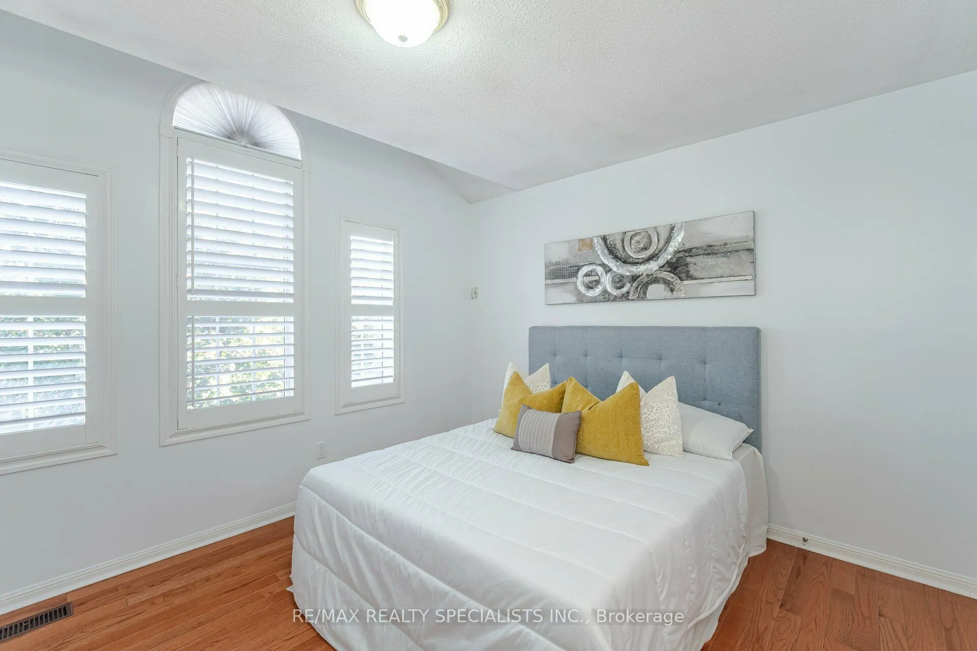 30 Latania Boulevard