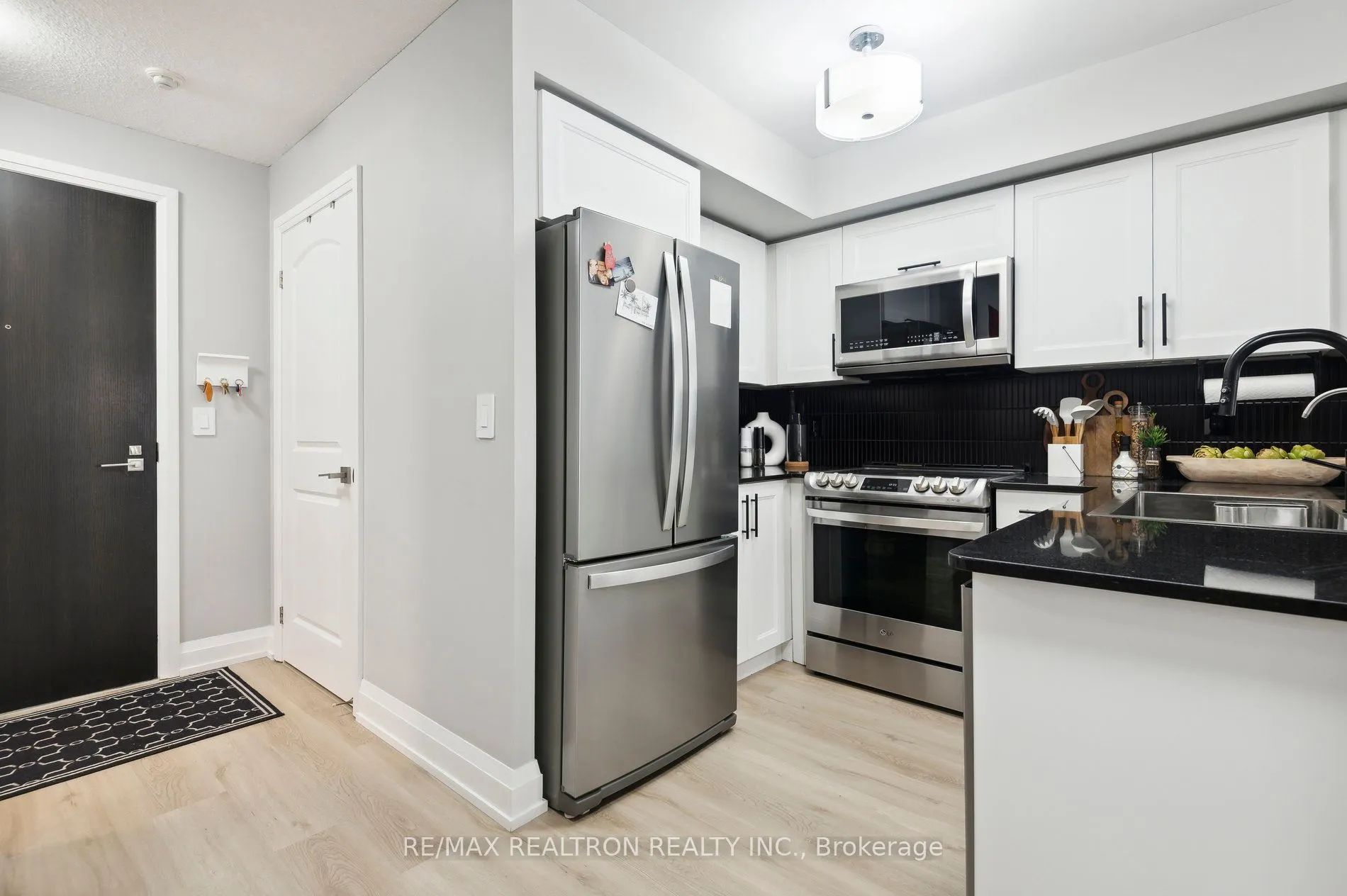 1070 Sheppard Avenue W, #208