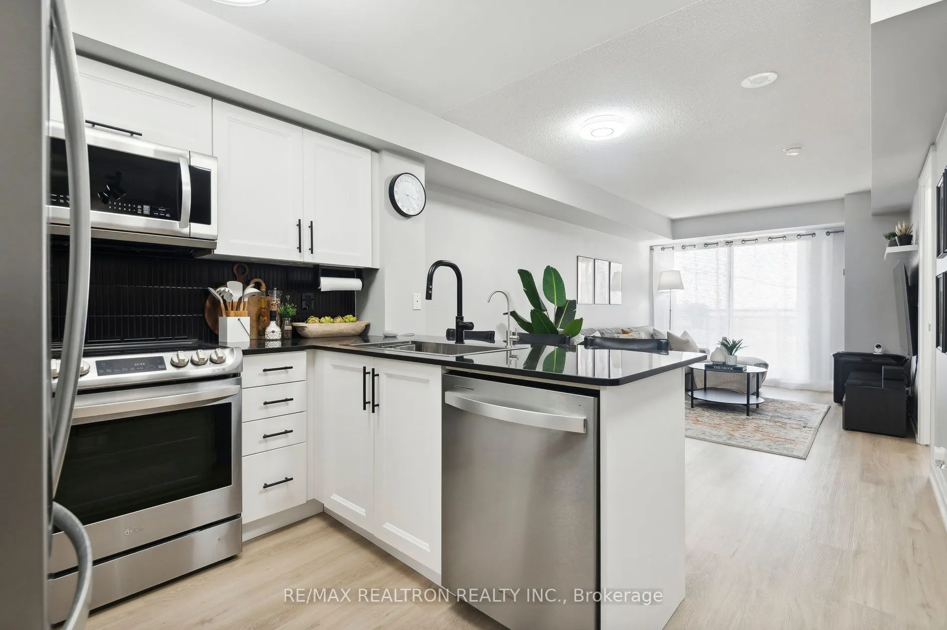 1070 Sheppard Avenue W, #208