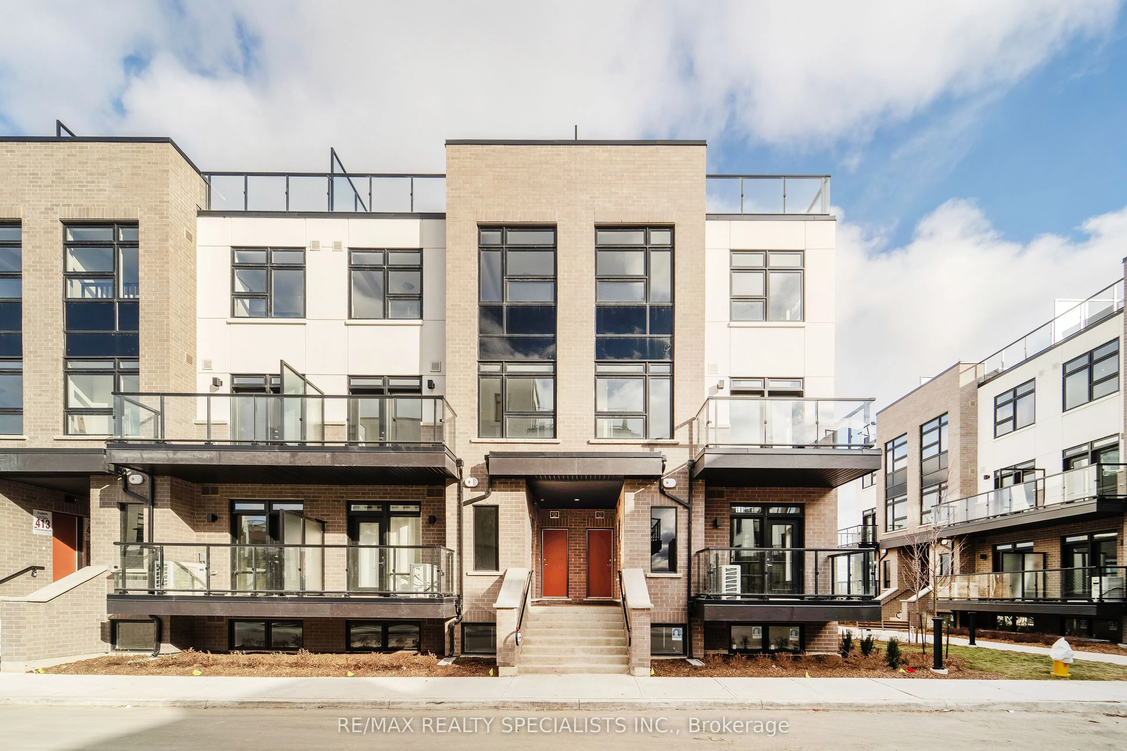 1577 Rose Way #122