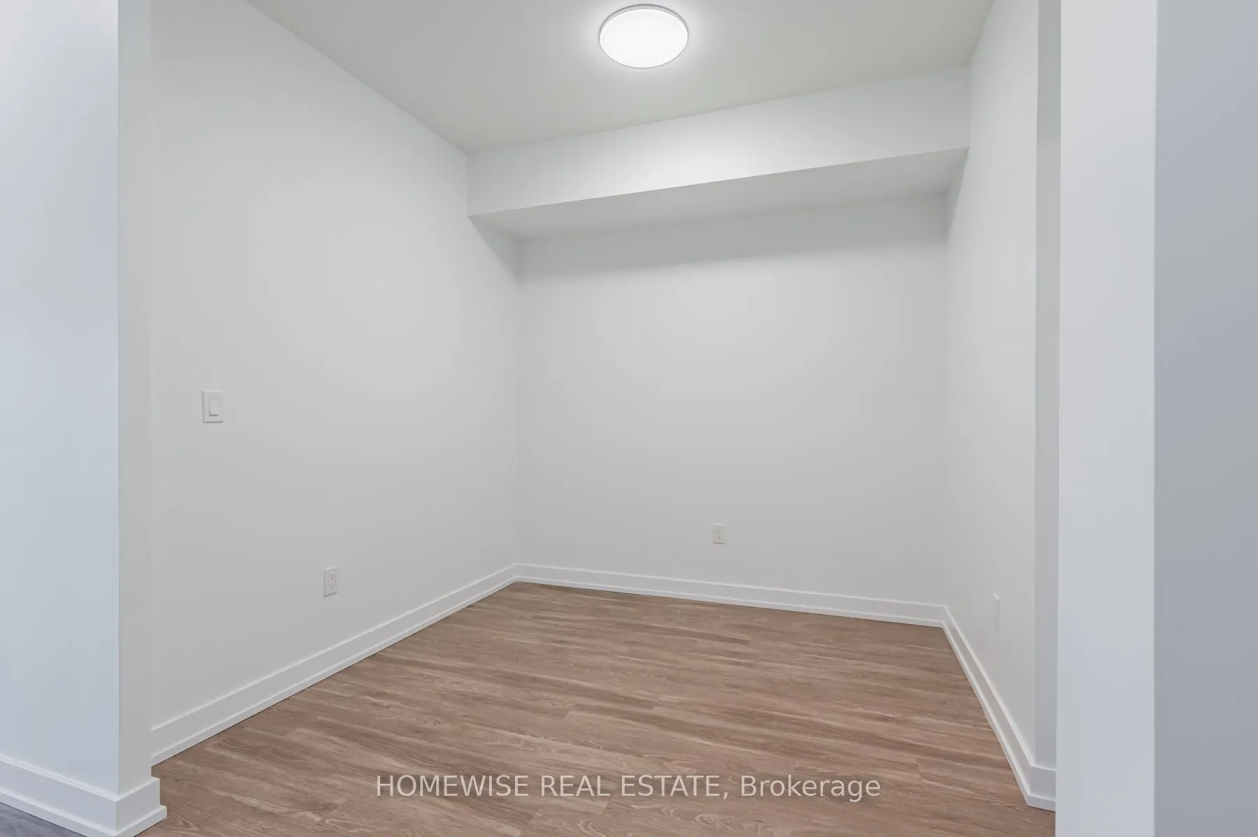 2475 Hurontario Street, #313