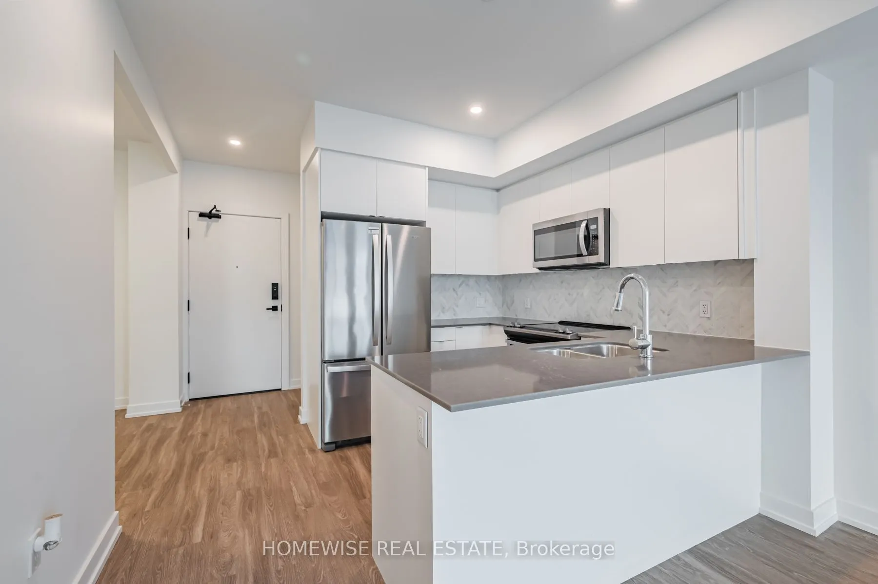 2475 Hurontario Street, #313