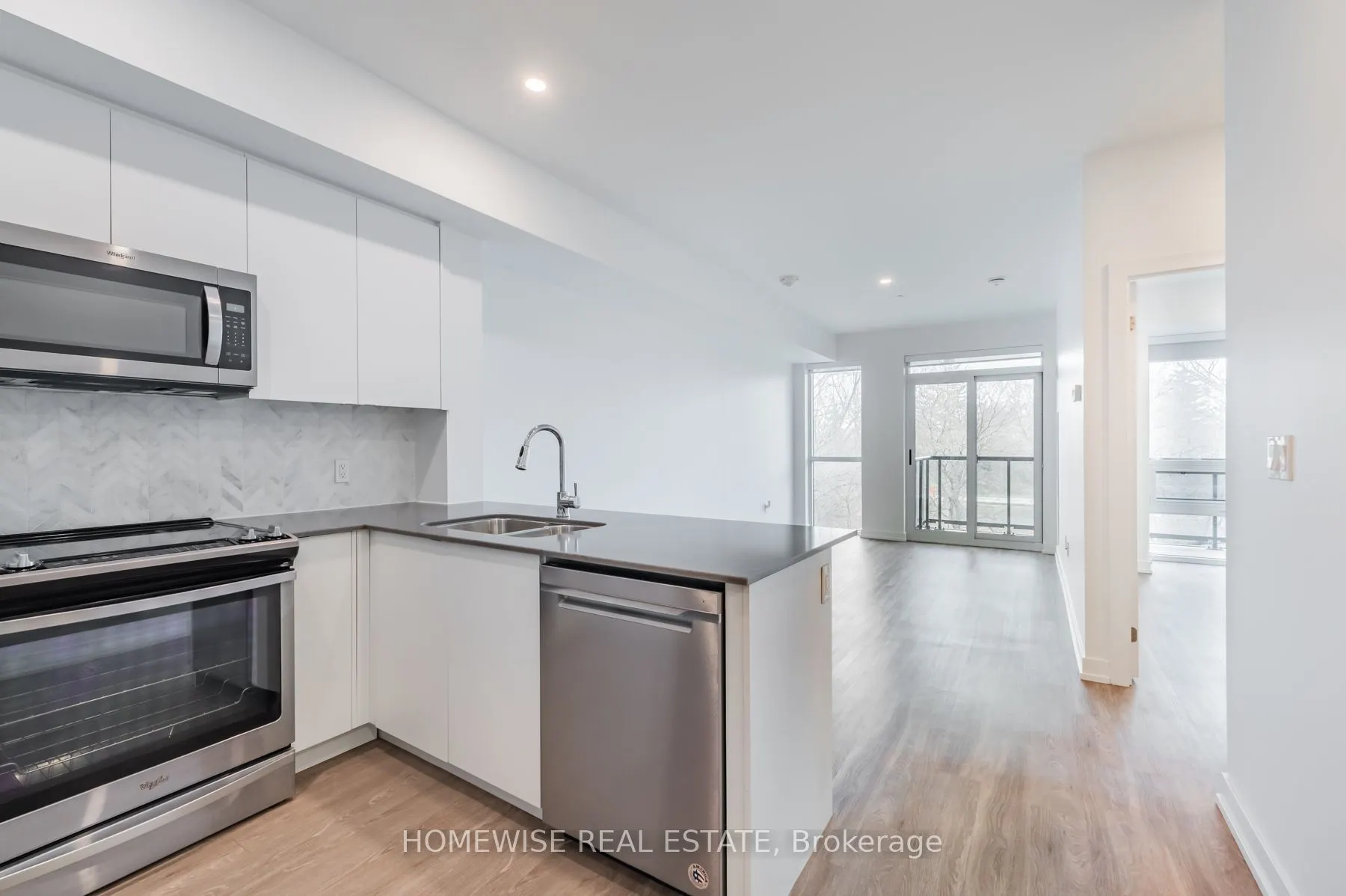 2475 Hurontario Street, #313