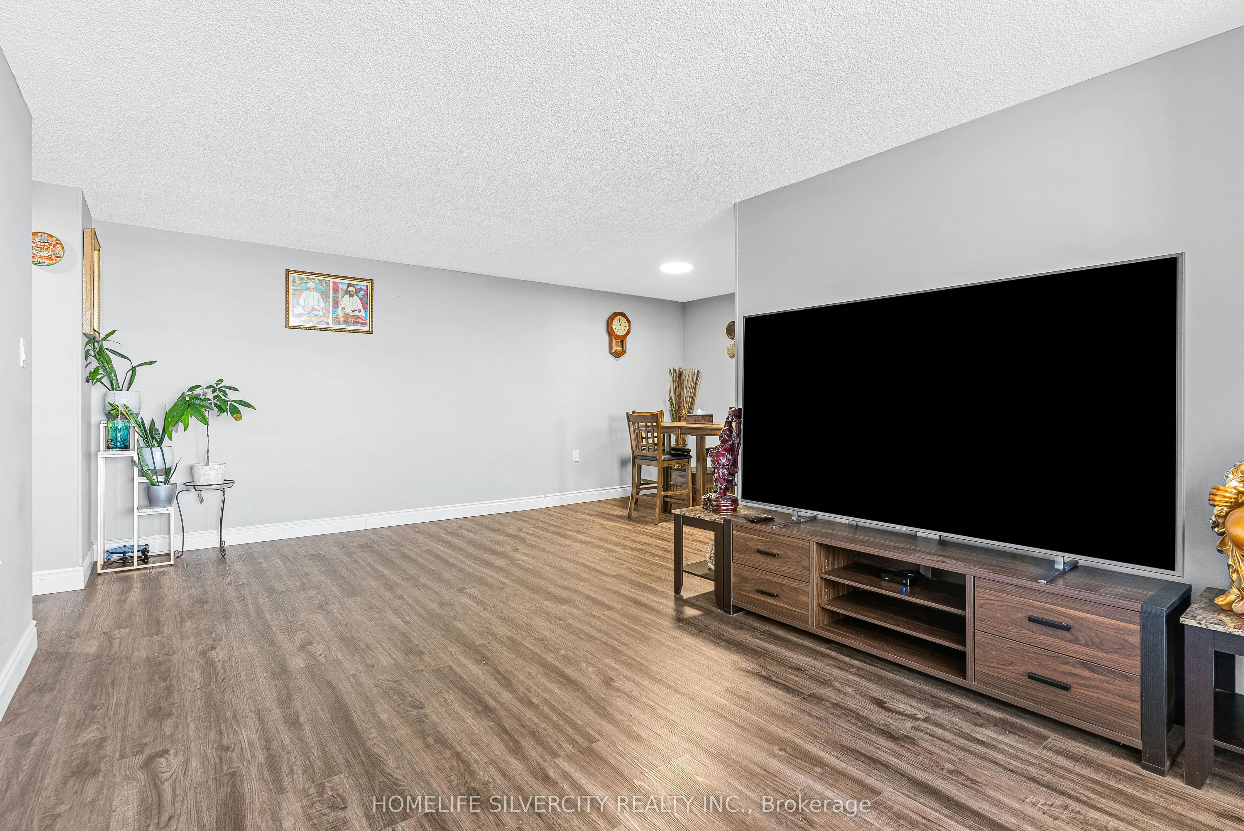 18 Knightsbridge Road, #2303