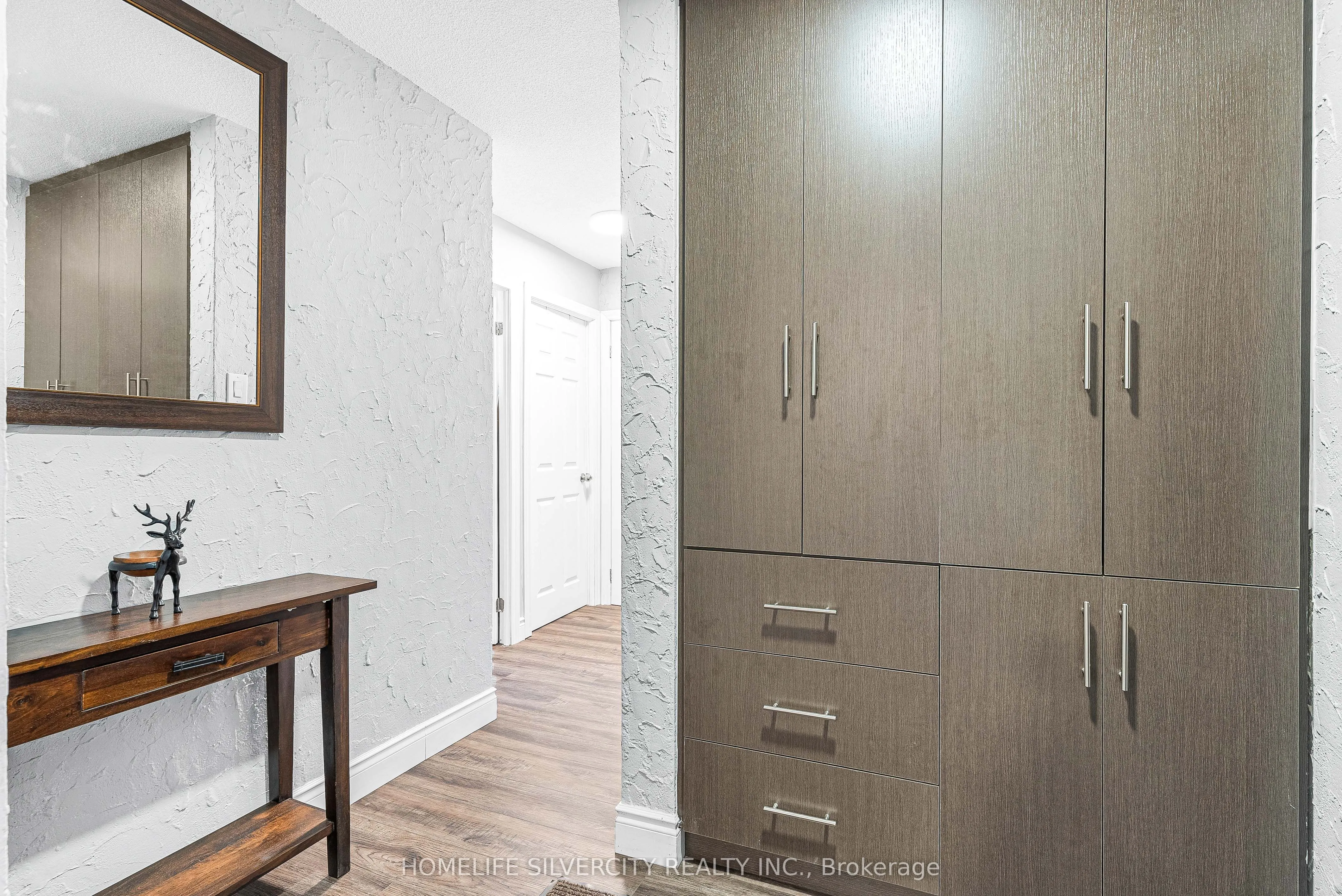 18 Knightsbridge Road, #2303