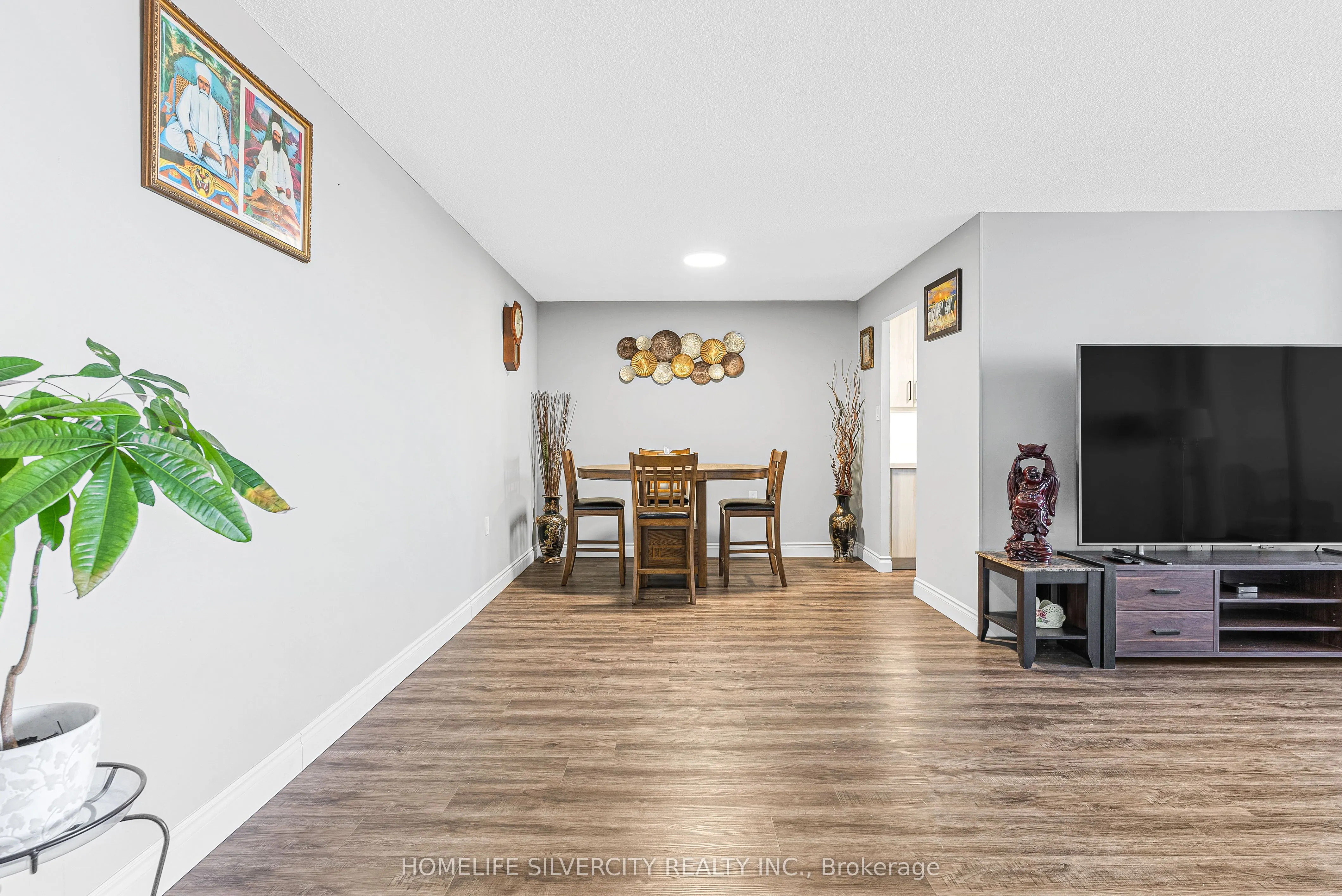 18 Knightsbridge Road, #2303