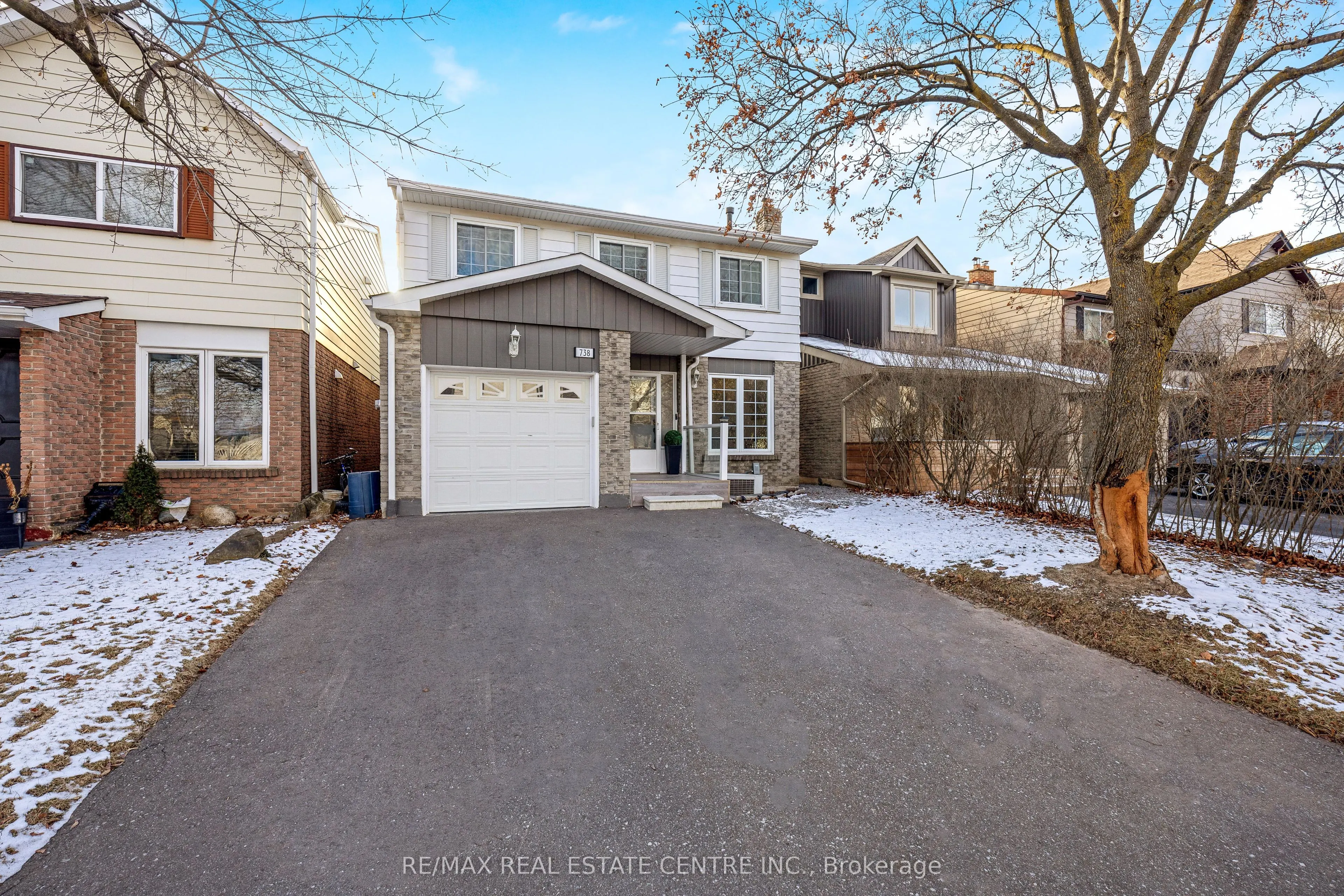 738 Briar Crescent