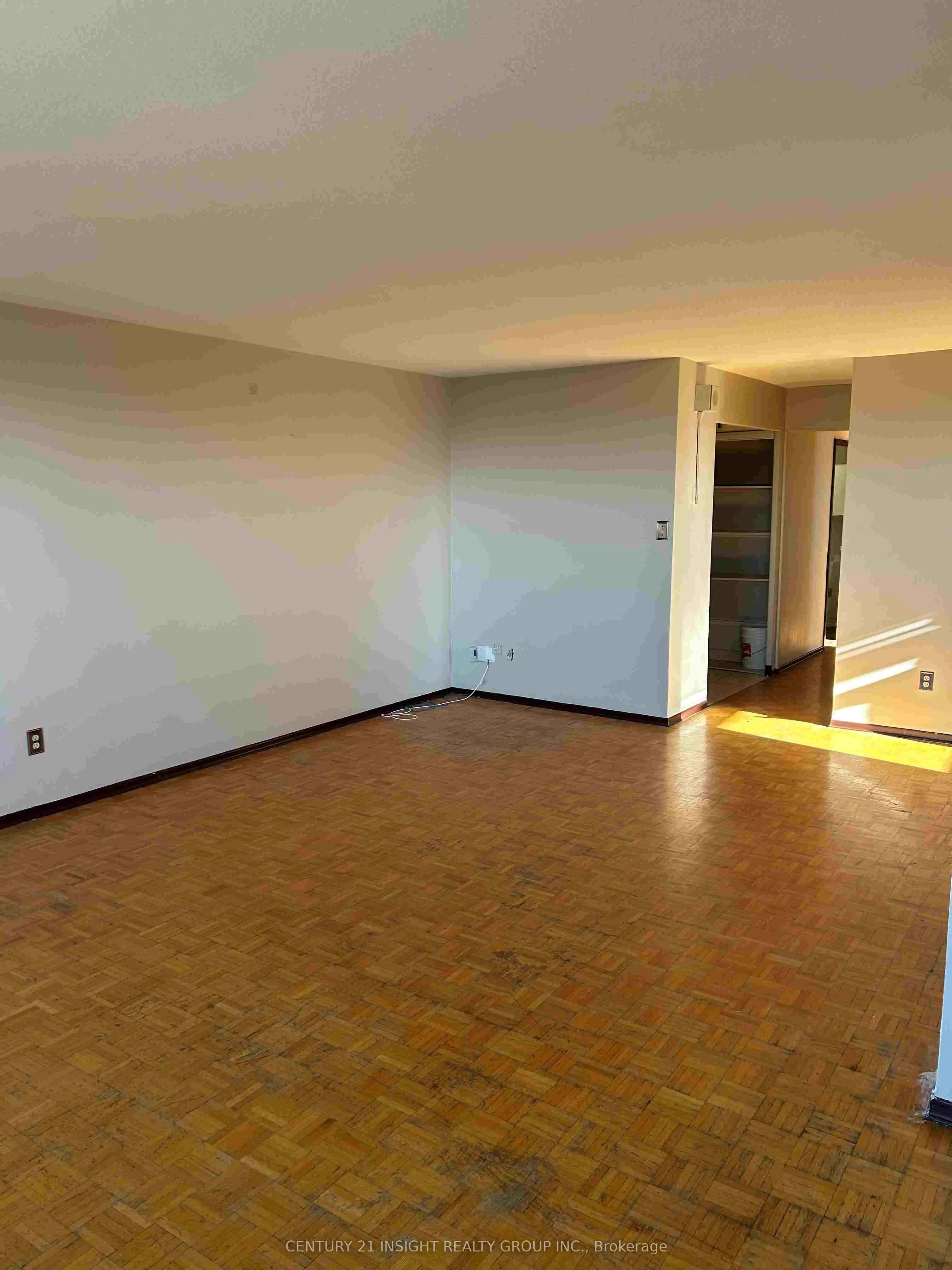 511 The West Mall Road, #1112