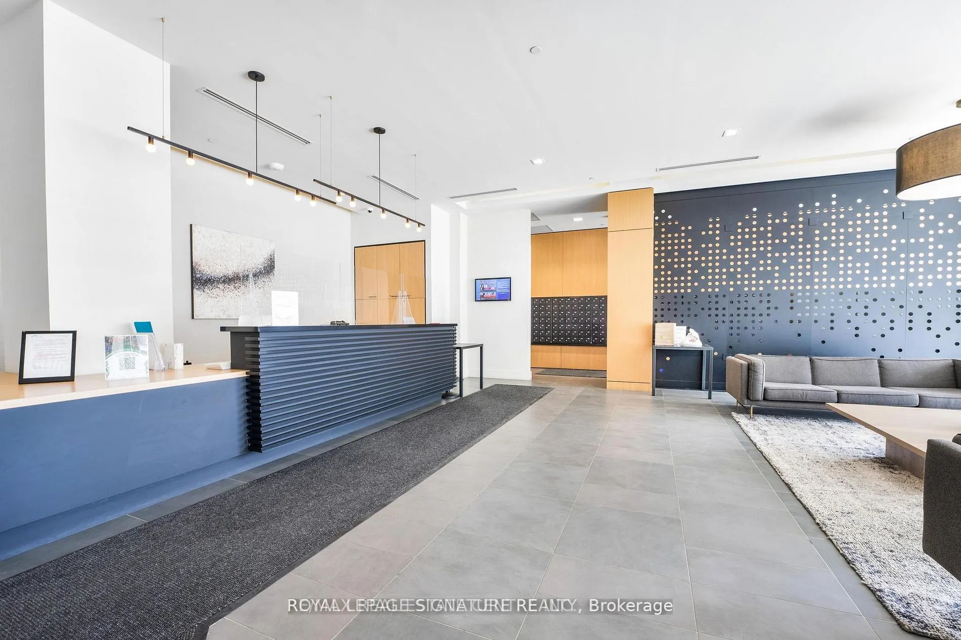 2520 Eglinton Avenue W, #1813