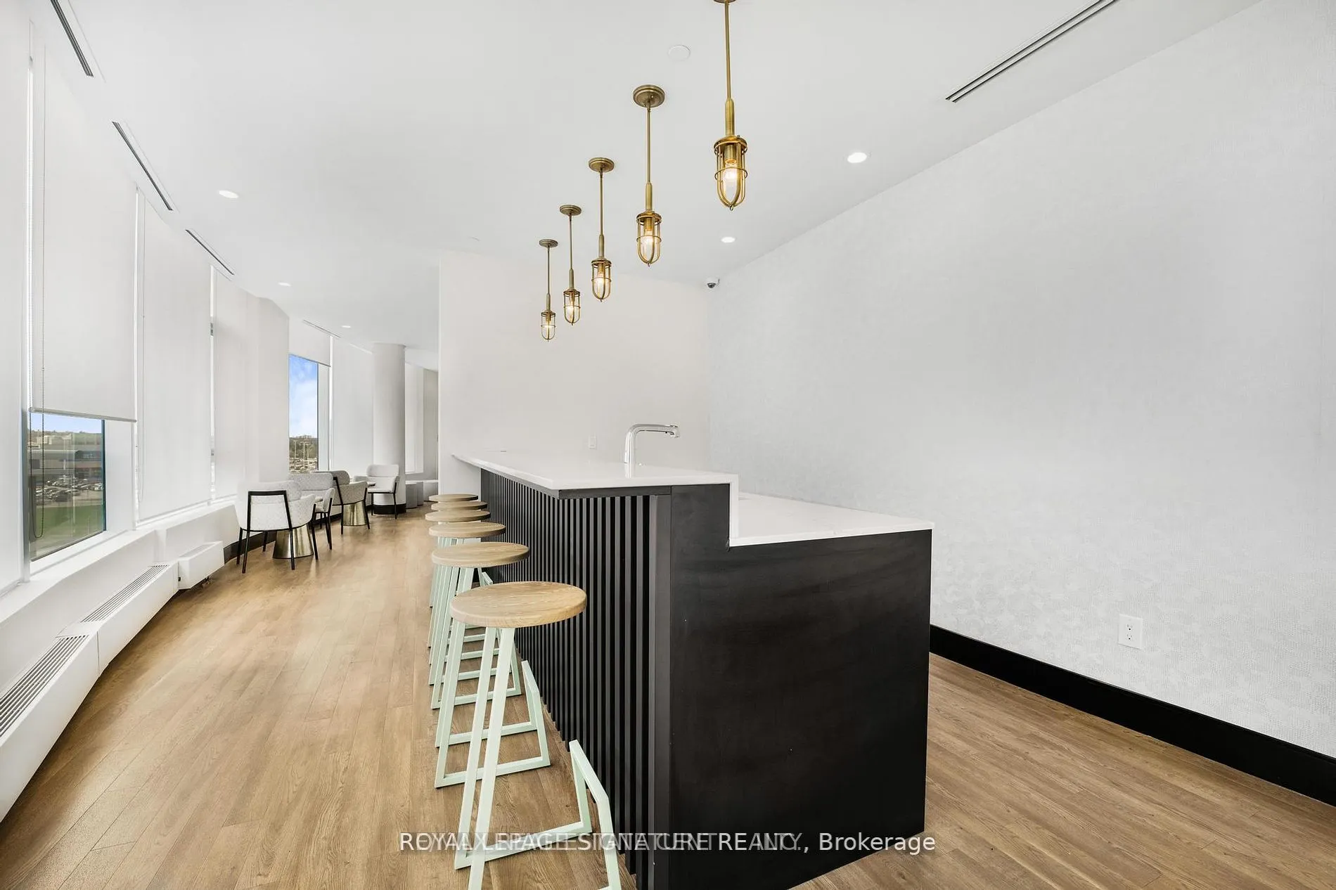 2520 Eglinton Avenue W, #1813