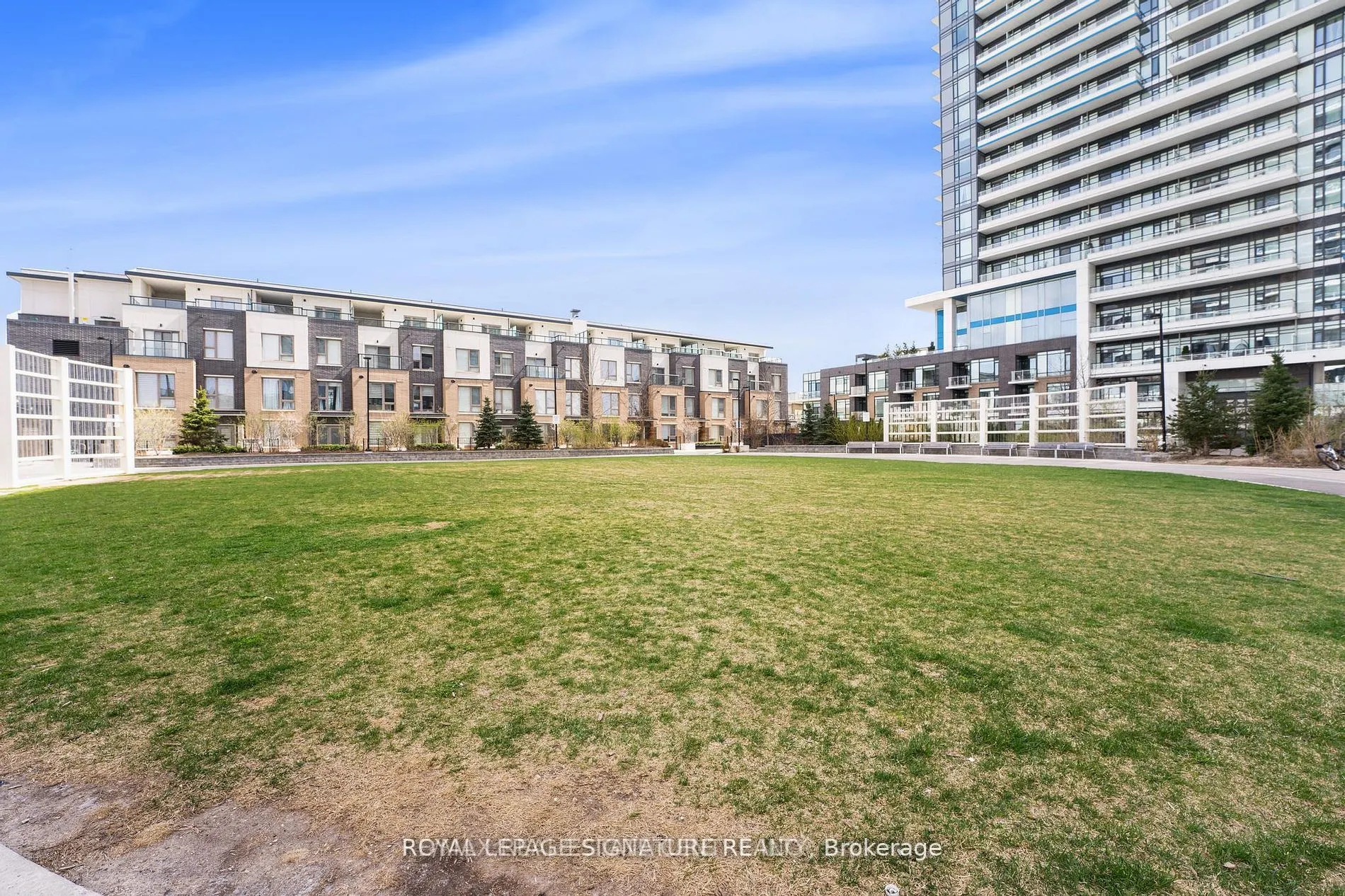 2520 Eglinton Avenue W, #1813