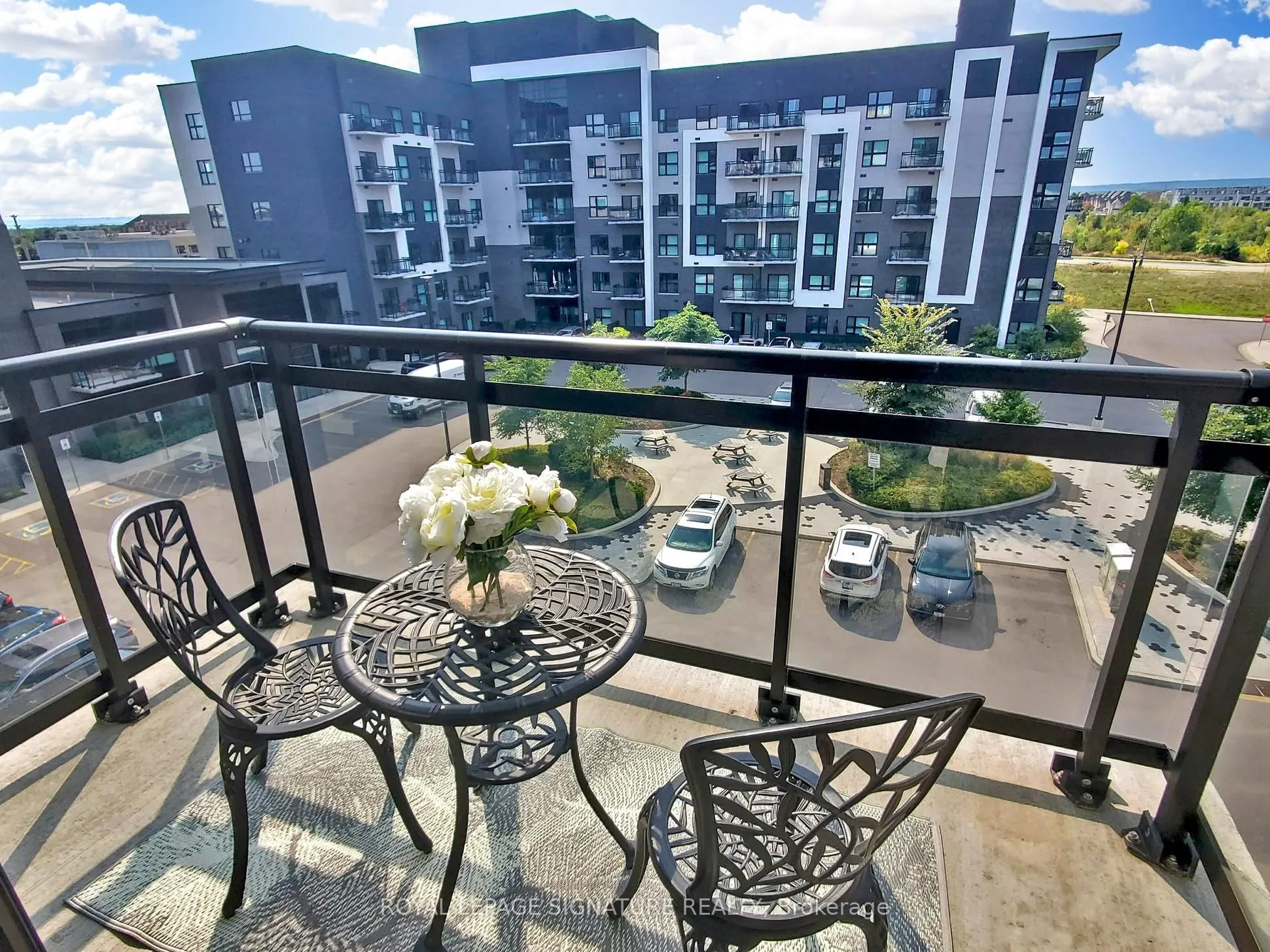 102 Grovewood Common, #405