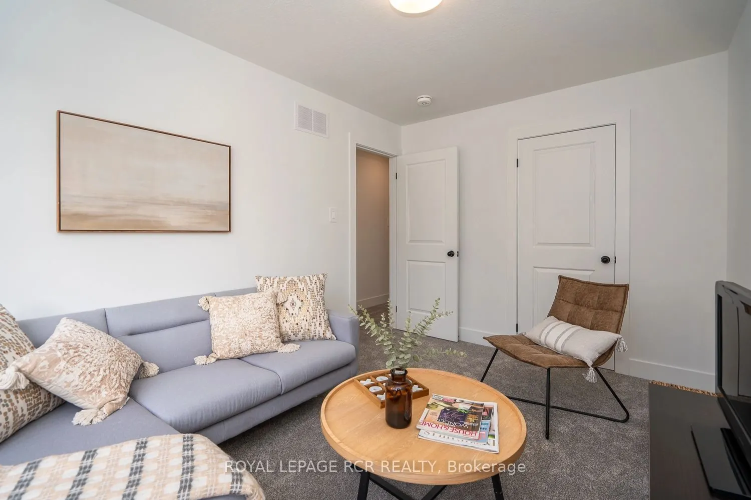 690 Broadway Avenue, #17