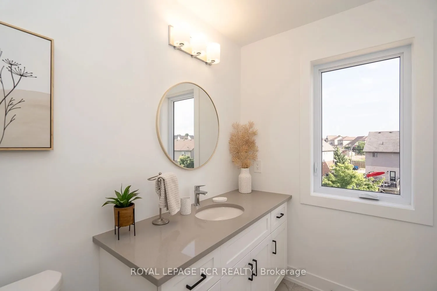 690 Broadway Avenue, #17