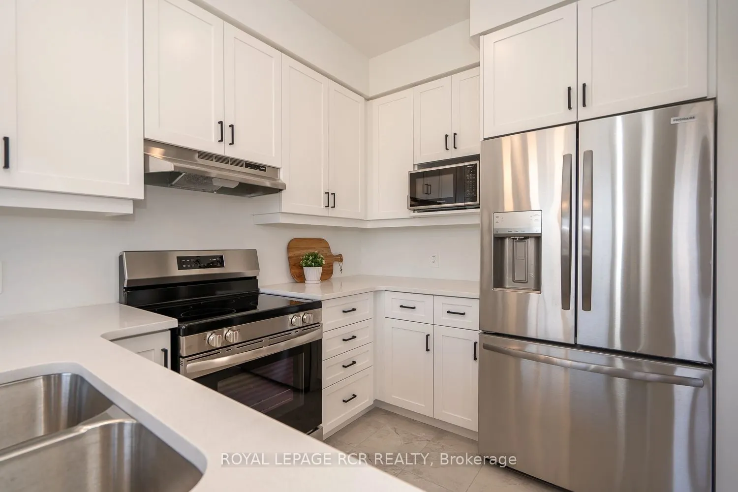 690 Broadway Avenue, #17