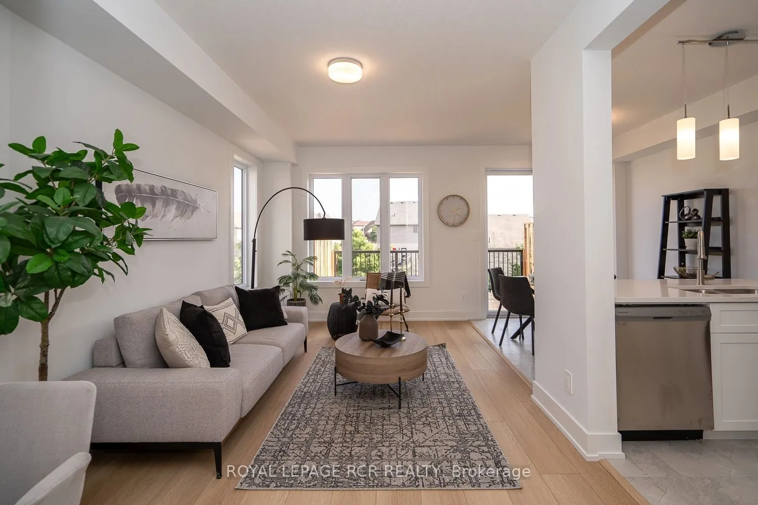 690 Broadway Avenue, #17