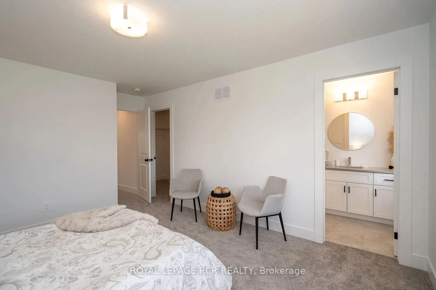 690 Broadway Avenue, #17
