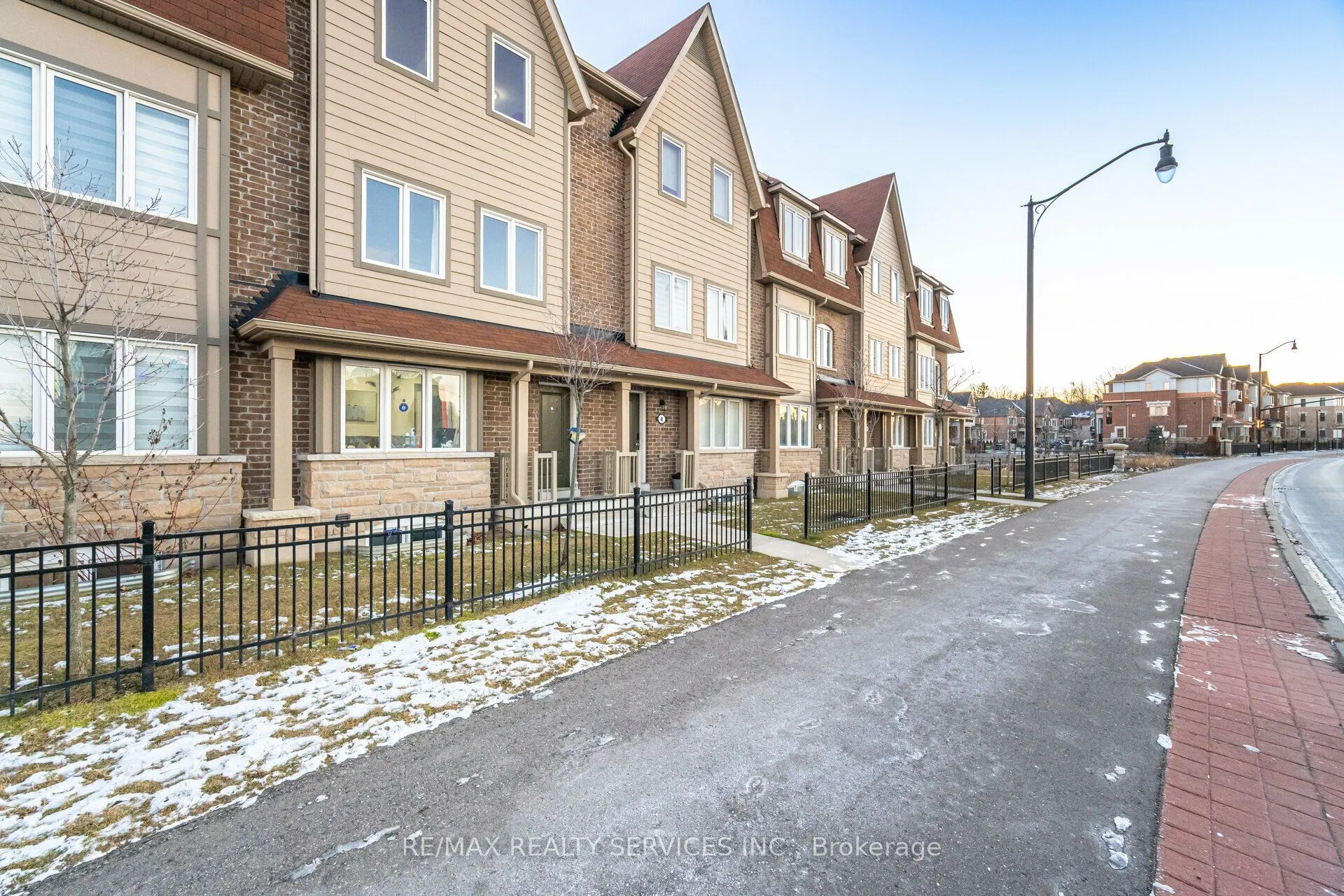 50 Edinburgh Drive, #5