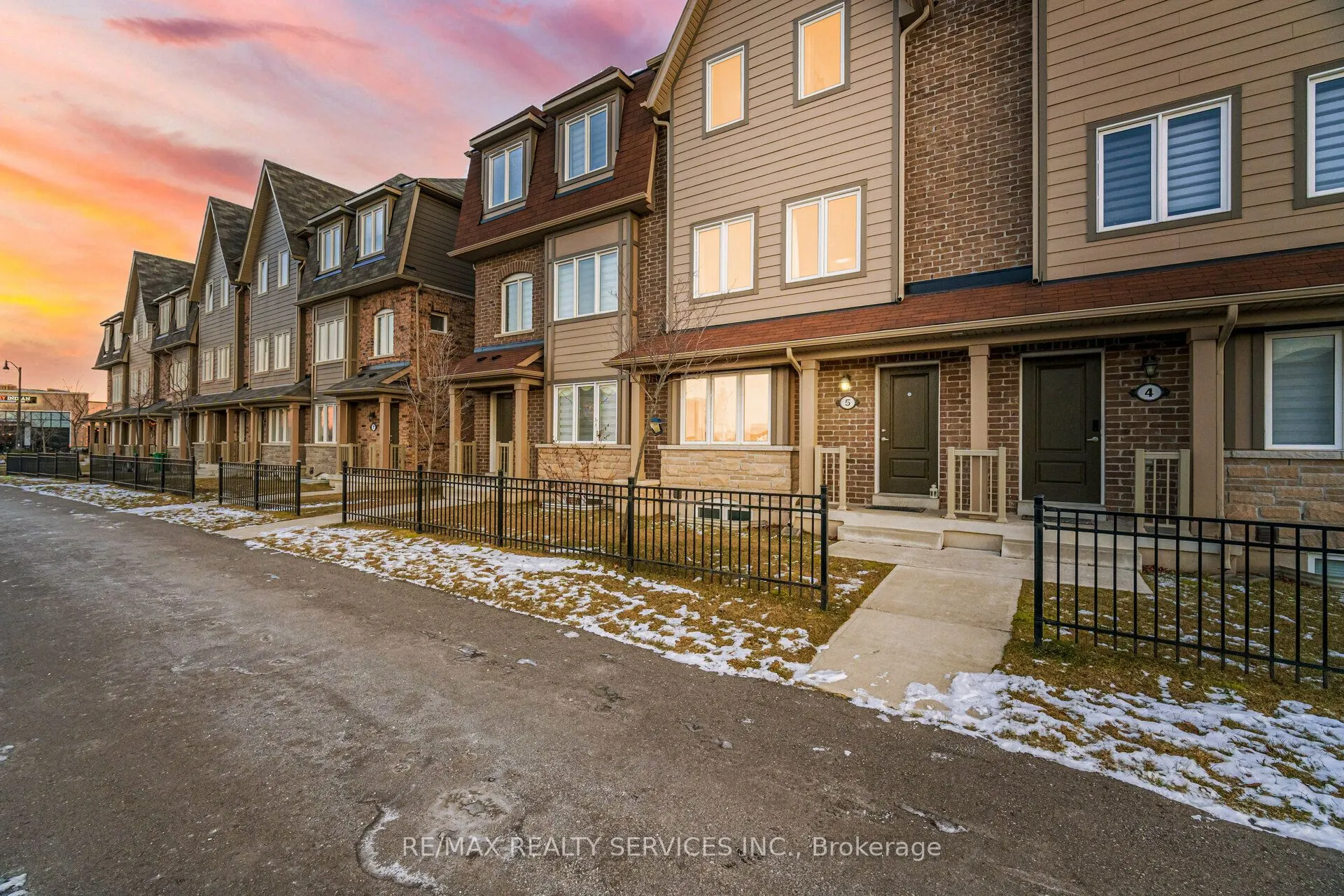 50 Edinburgh Drive, #5