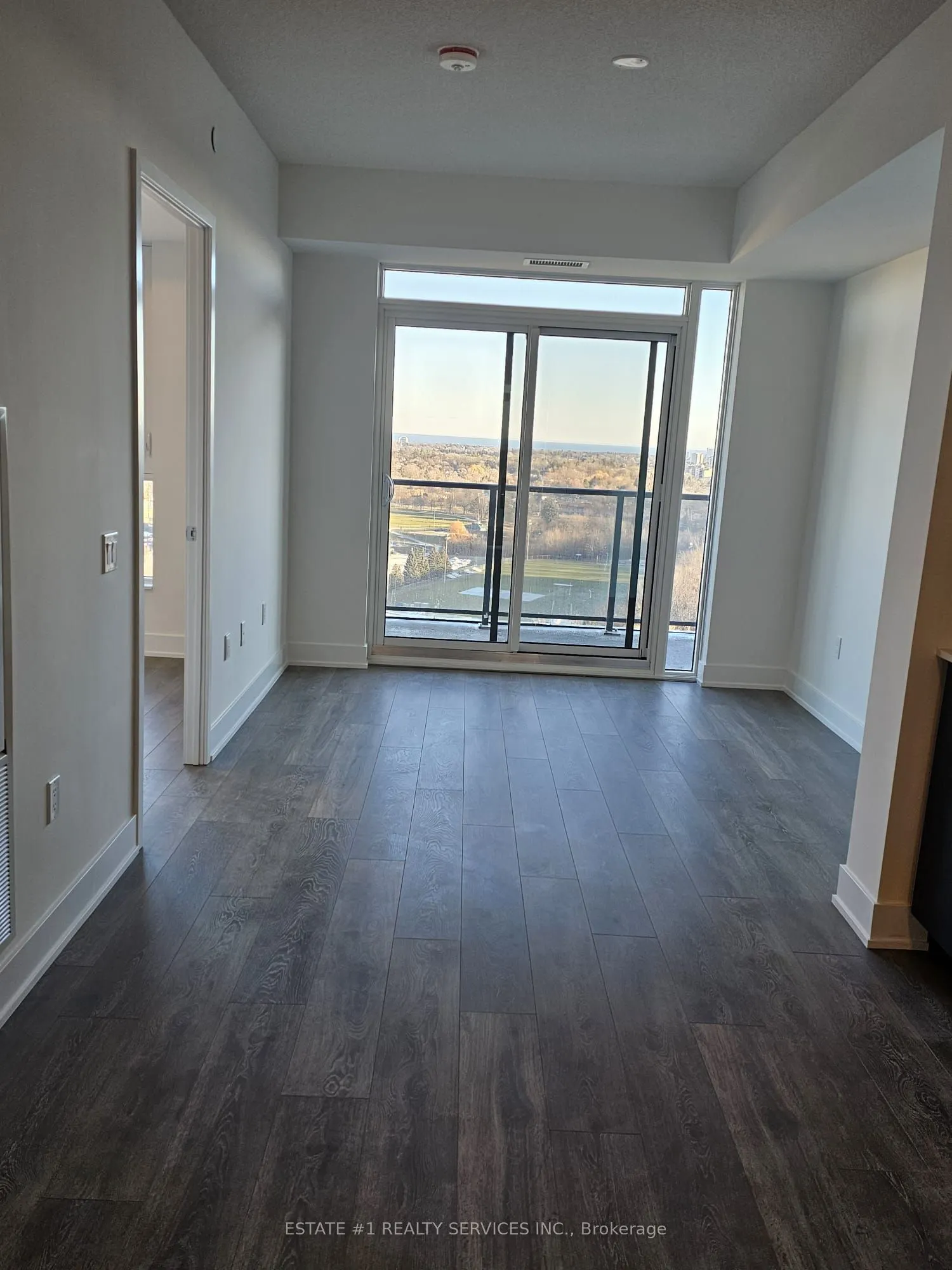 204 Burnhamthorpe Road E, #1410