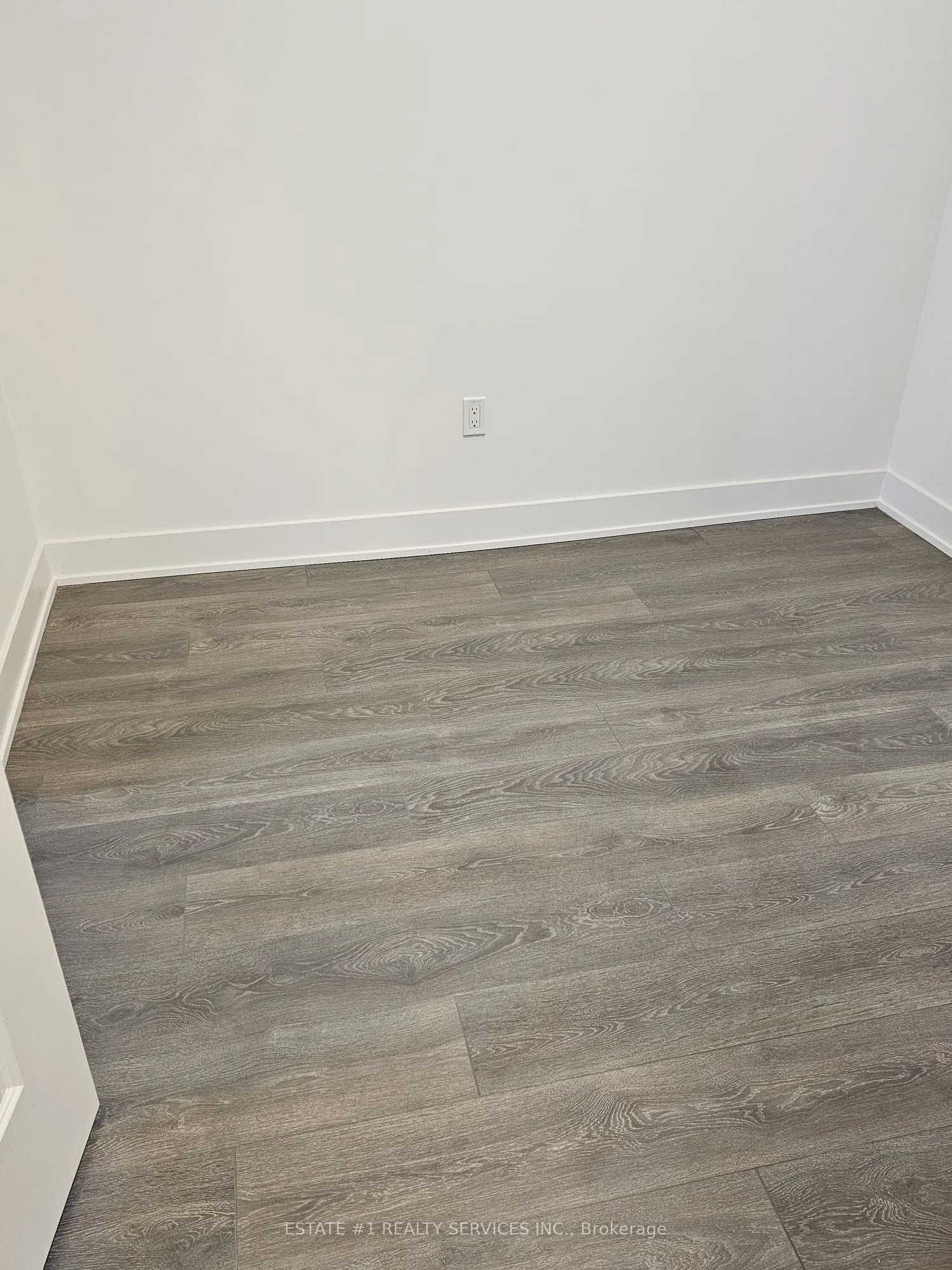 204 Burnhamthorpe Road E, #1410