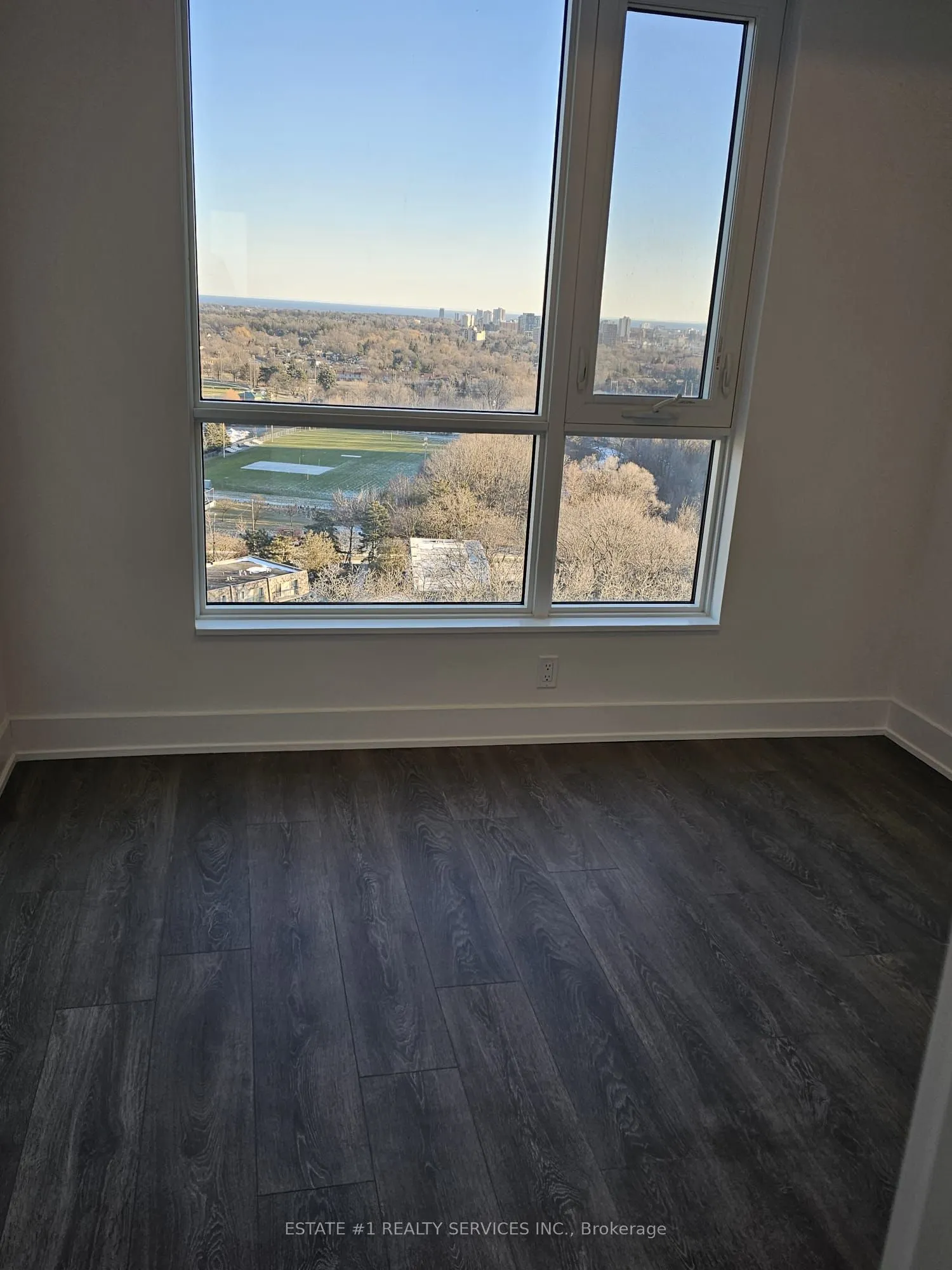 204 Burnhamthorpe Road E, #1410