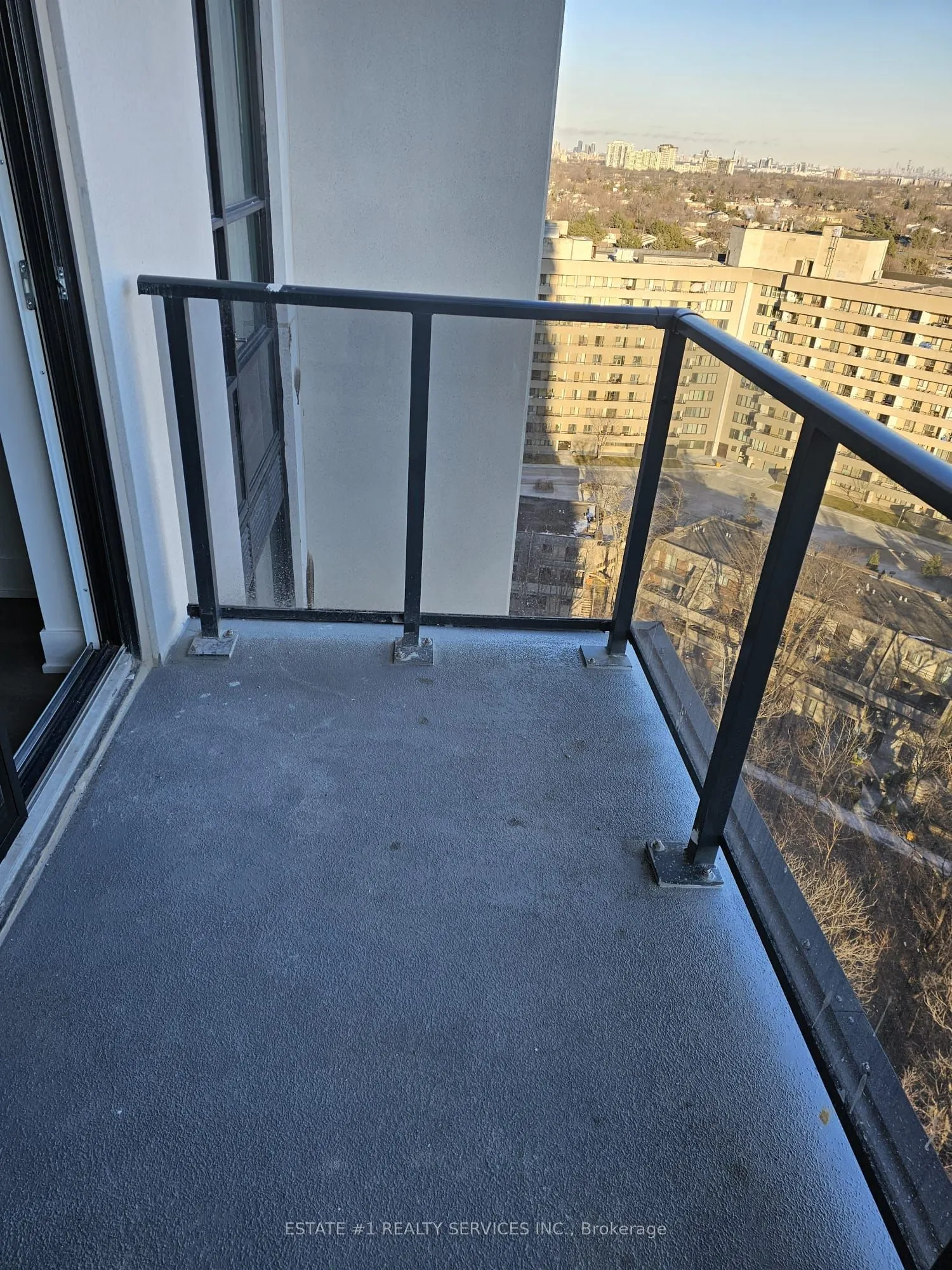 204 Burnhamthorpe Road E, #1410