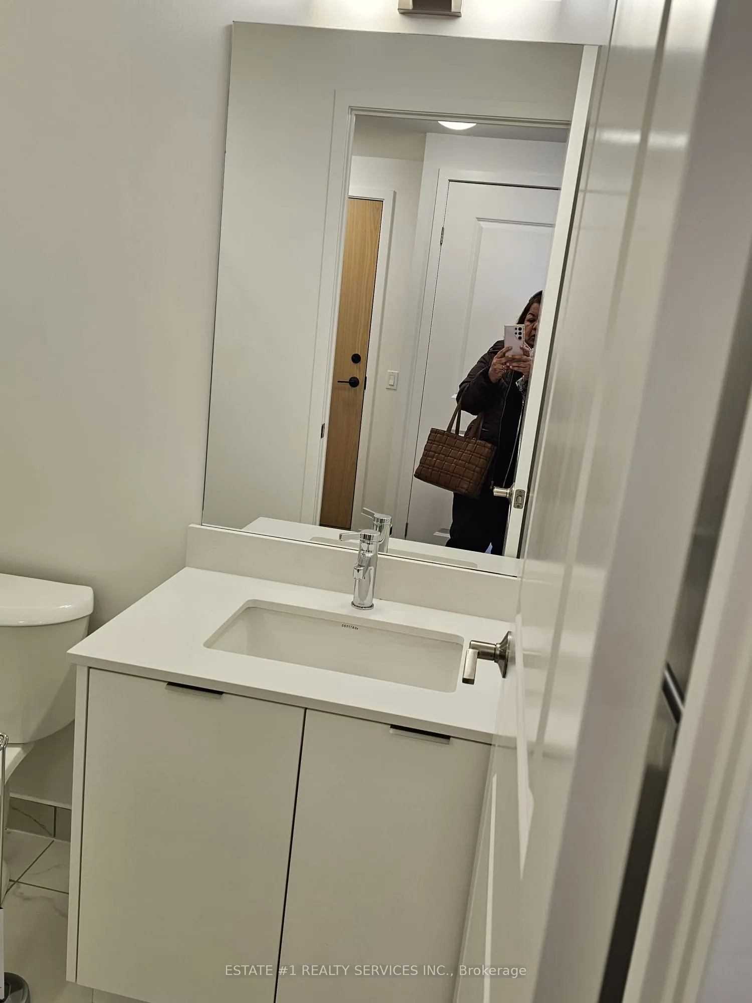 204 Burnhamthorpe Road E, #1410