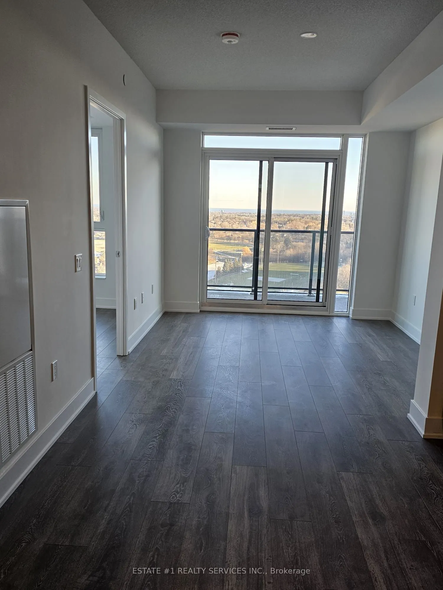 204 Burnhamthorpe Road E, #1410